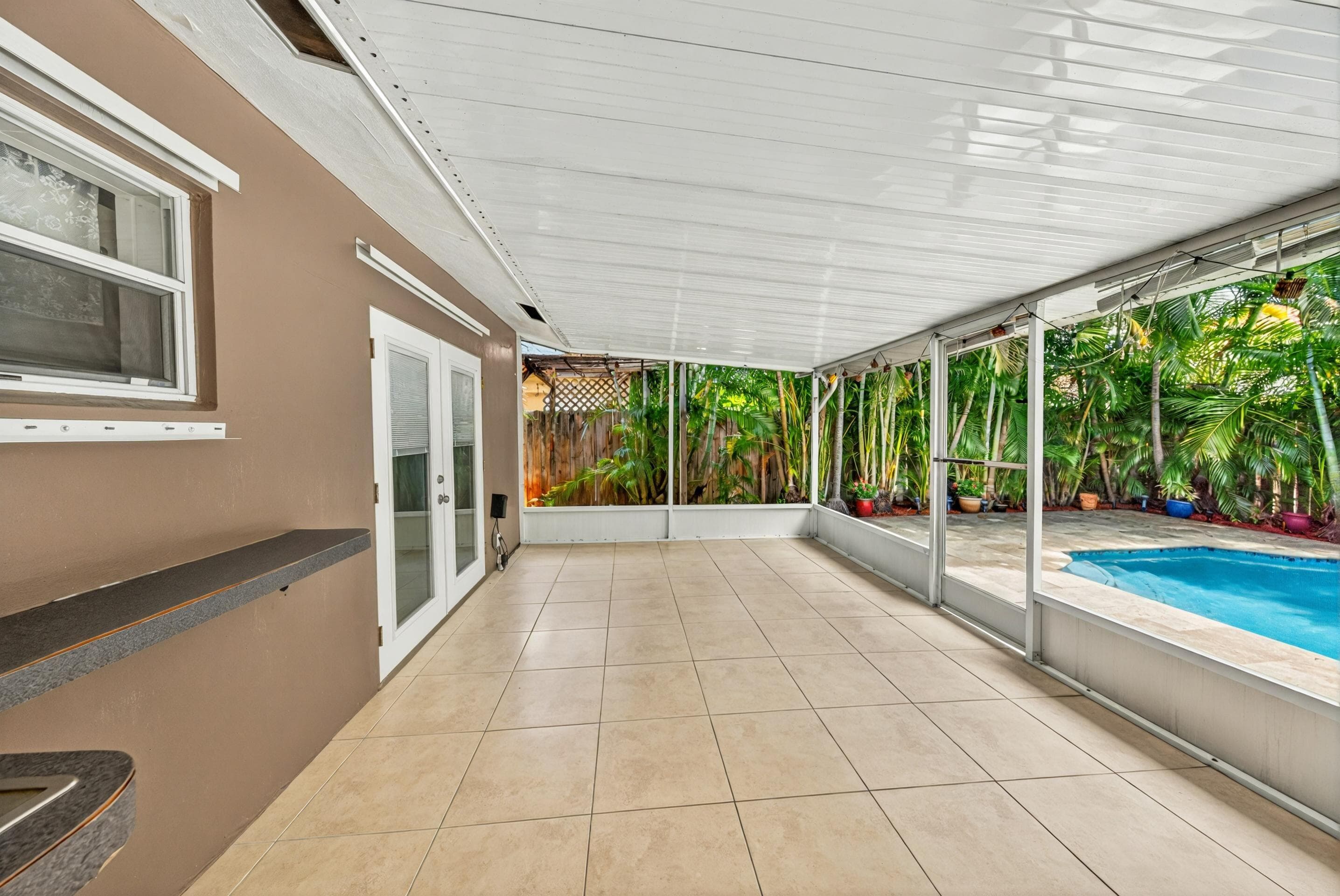 1540 NE 40th Street, Oakland Park, FL 33334 — photo 18 of 48