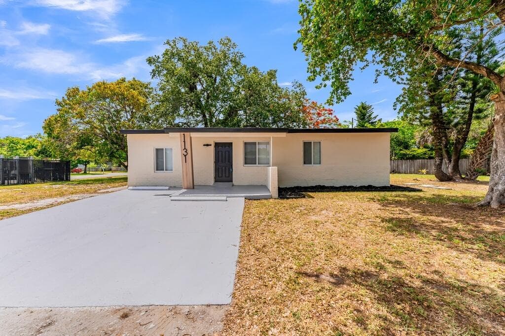 1131 NW 18th Avenue, Fort Lauderdale, FL 33311 — photo 1 of 36
