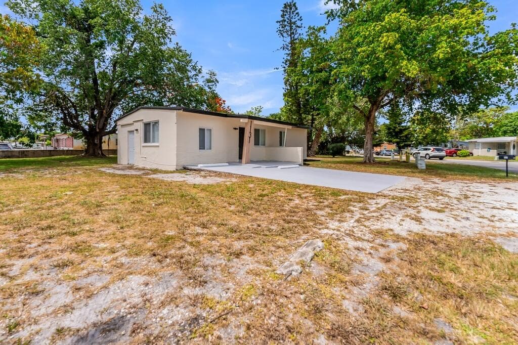 1131 NW 18th Avenue, Fort Lauderdale, FL 33311 — photo 3 of 36