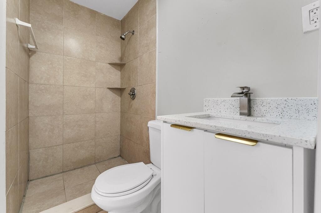 1131 NW 18th Avenue, Fort Lauderdale, FL 33311 — photo 13 of 36
