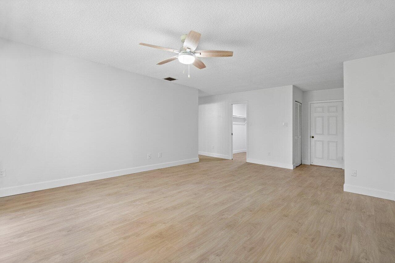 9405 Dundee Drive, Lake Worth, FL 33467 — photo 22 of 41