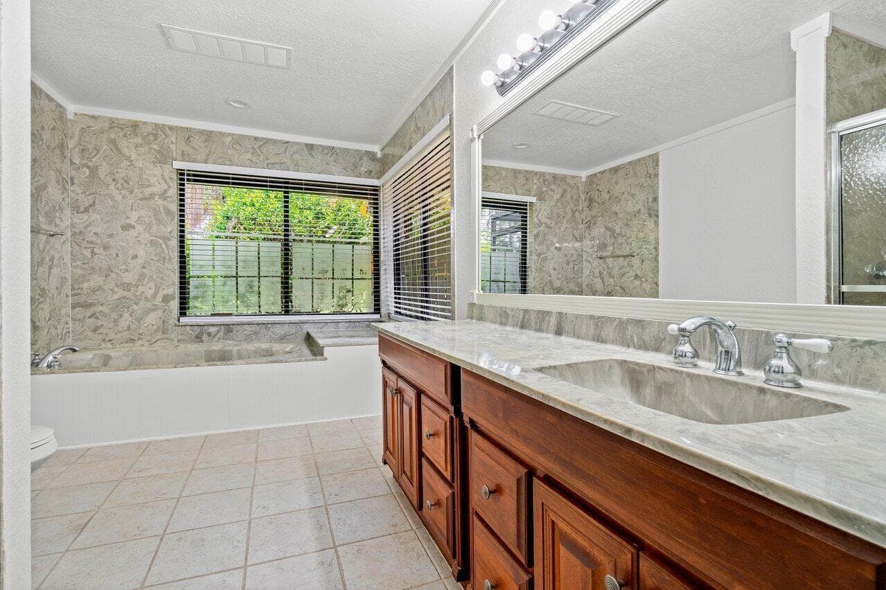 9405 Dundee Drive, Lake Worth, FL 33467 — photo 25 of 41