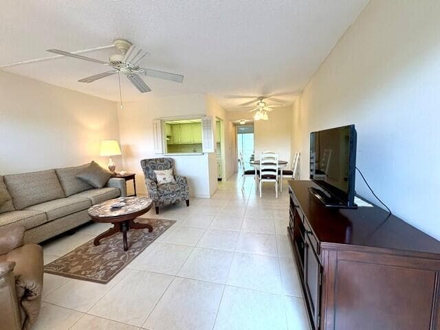 116 Windsor F, West Palm Beach, FL 33417 — photo 6 of 34
