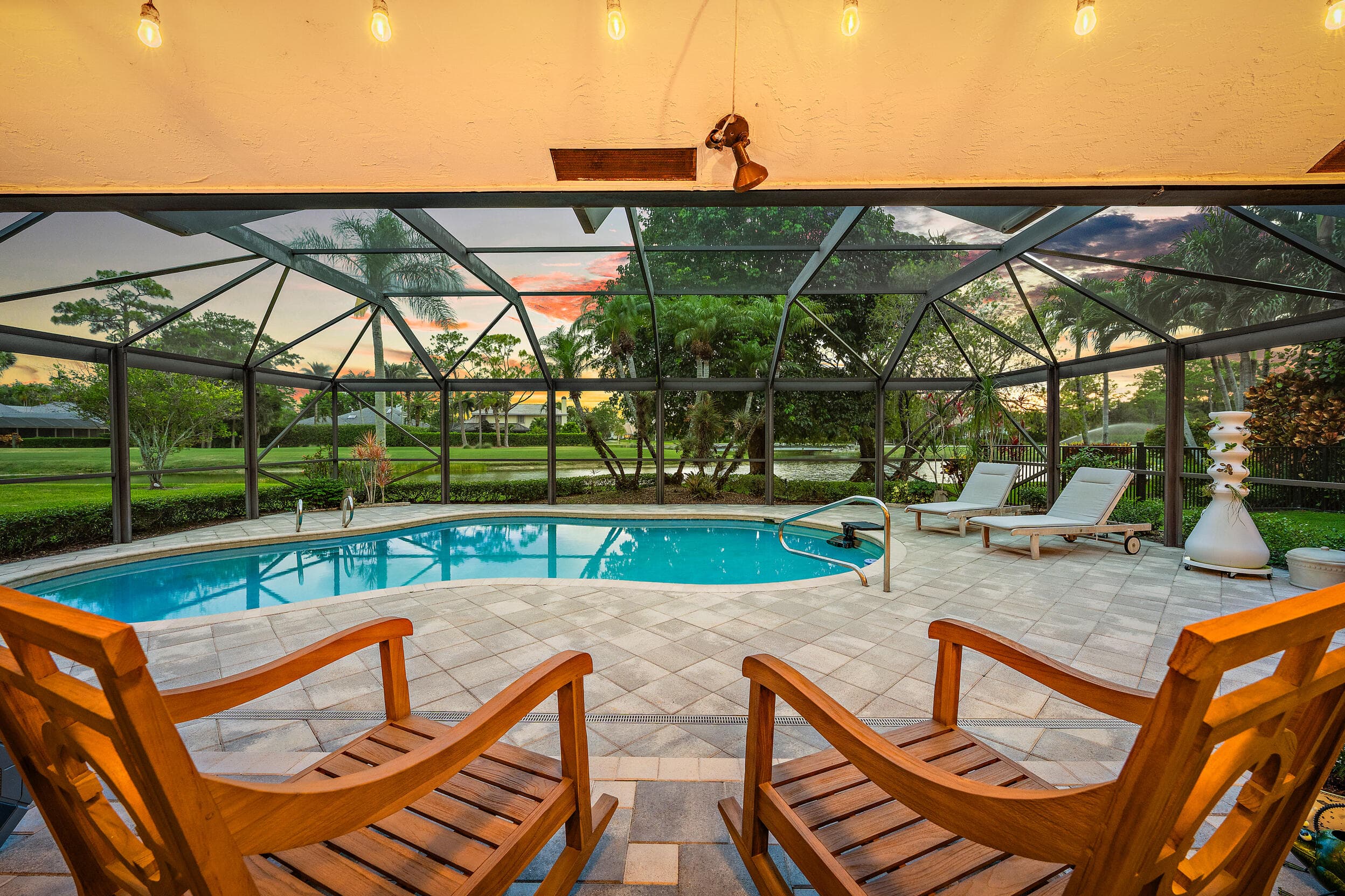 28 Marlwood Lane, Palm Beach Gardens, FL 33418 — photo 3 of 34