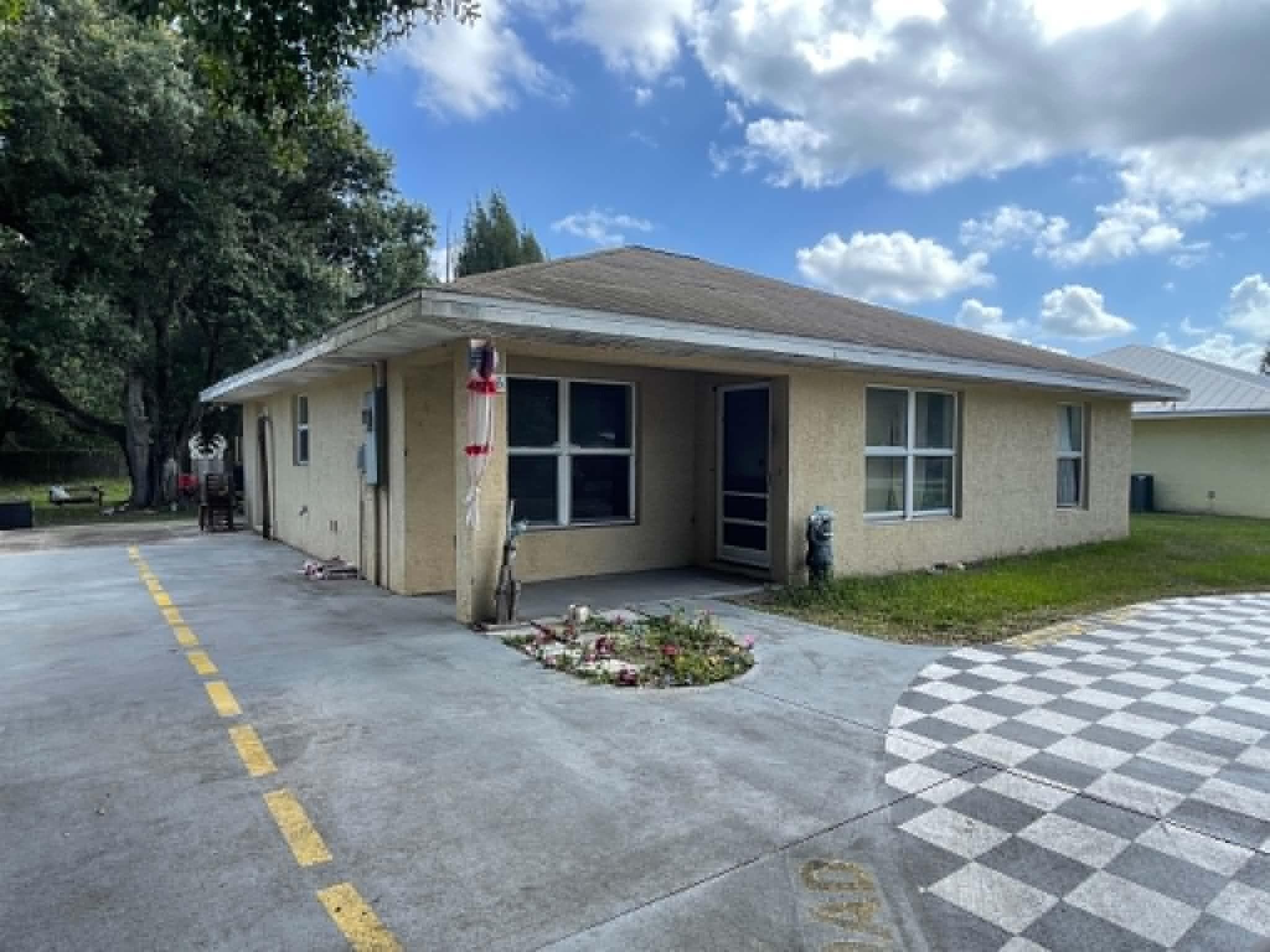 1106 NW 7th Court, Okeechobee, FL 34972 — photo 4 of 6