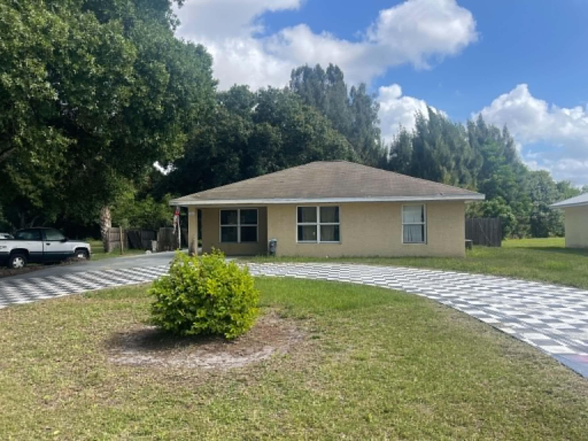 1106 NW 7th Court, Okeechobee, FL 34972 — photo 3 of 6