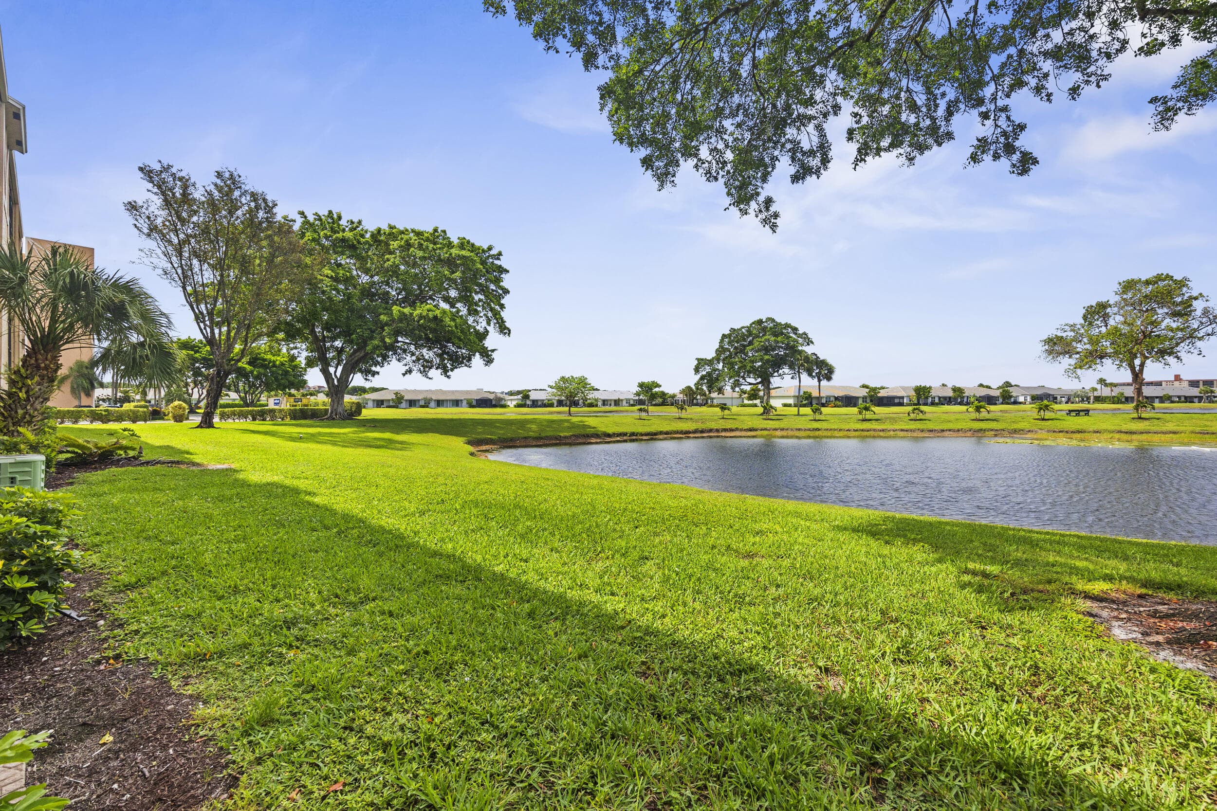 7146 Huntington Lane 105, Delray Beach, FL 33446 — photo 31 of 43