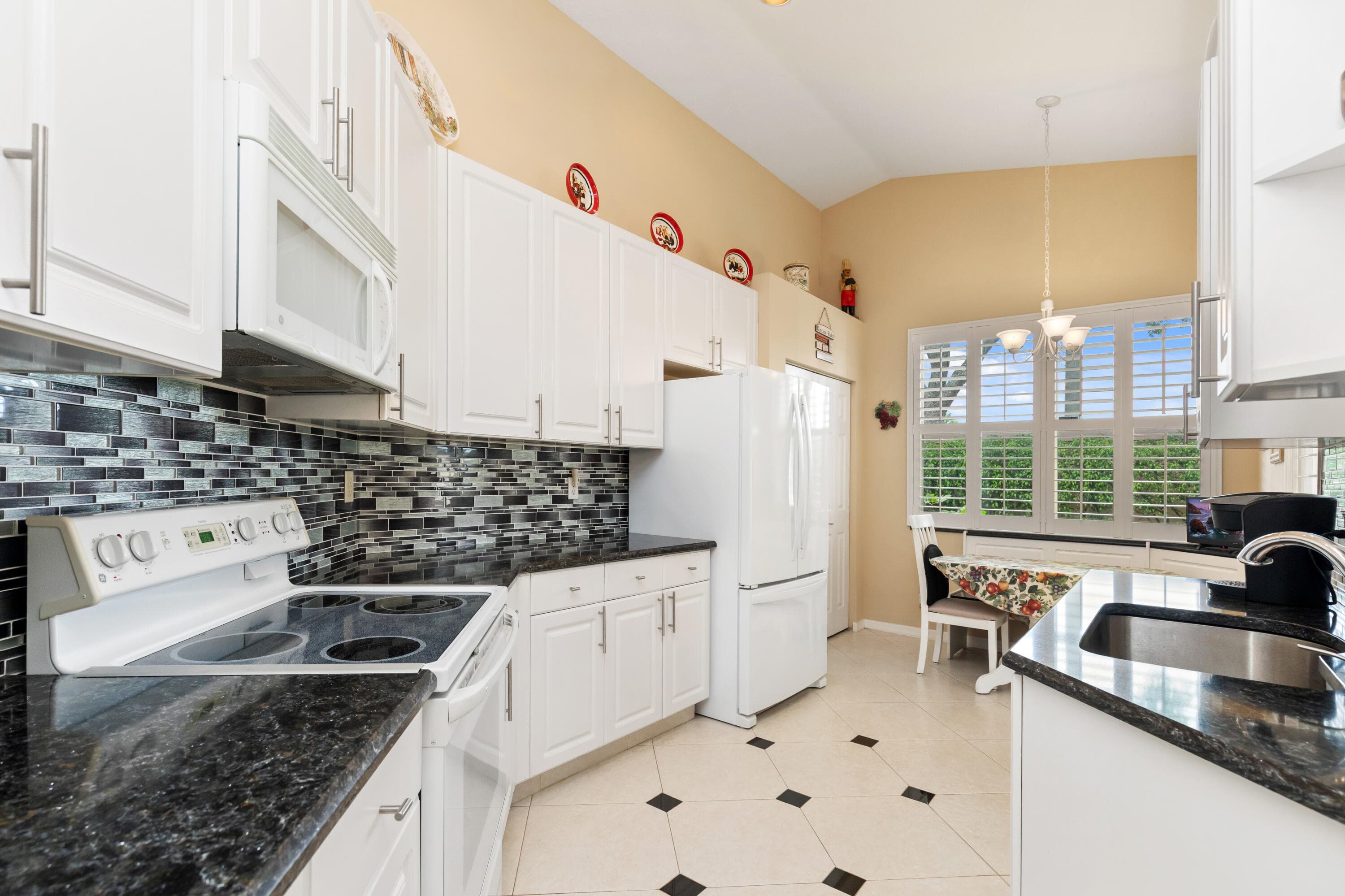 6698 Vía Roma, Delray Beach, FL 33446 — photo 9 of 55