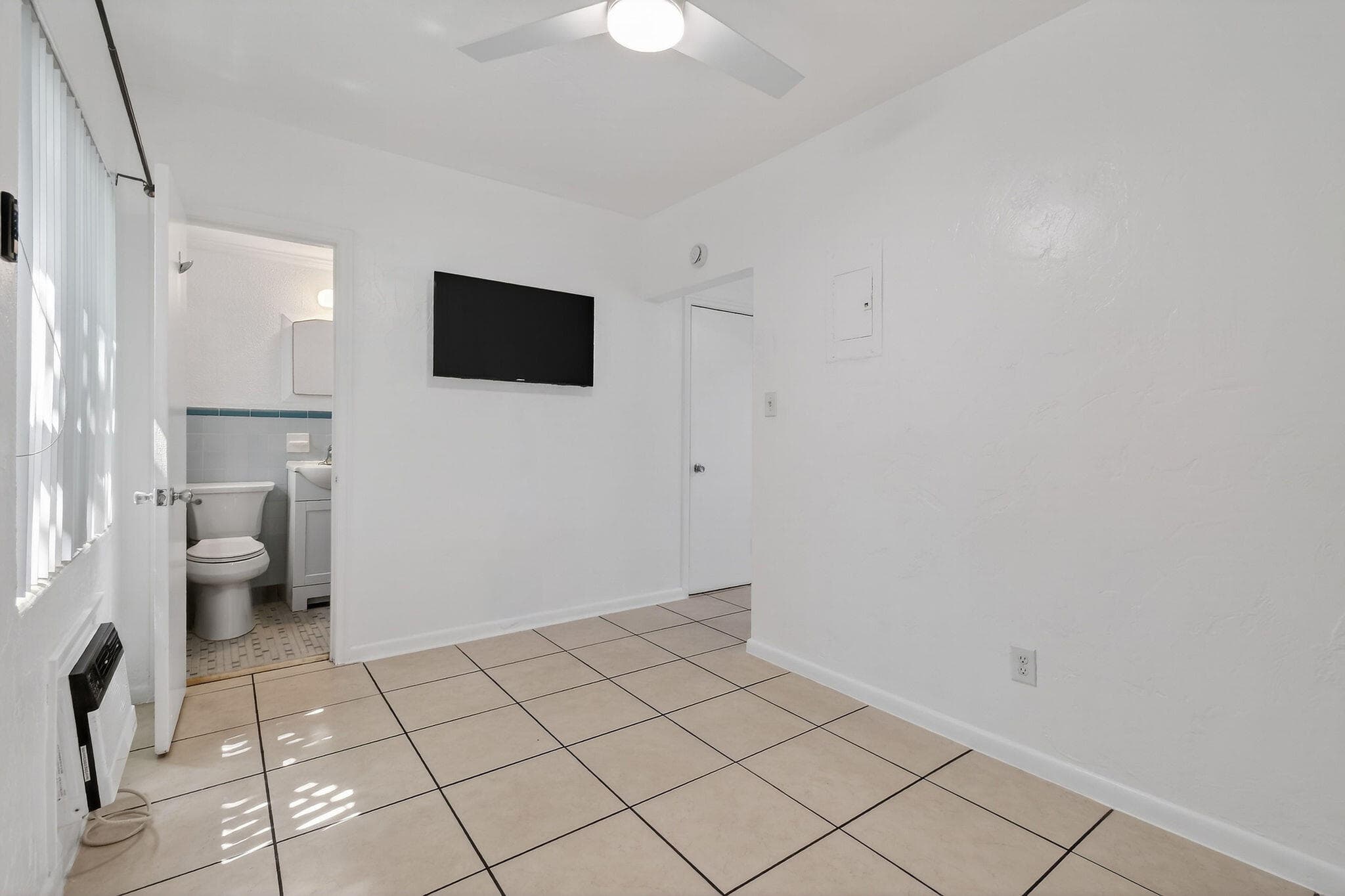 101 Blossom Lane L, Palm Beach Shores, FL 33404 — photo 4 of 9