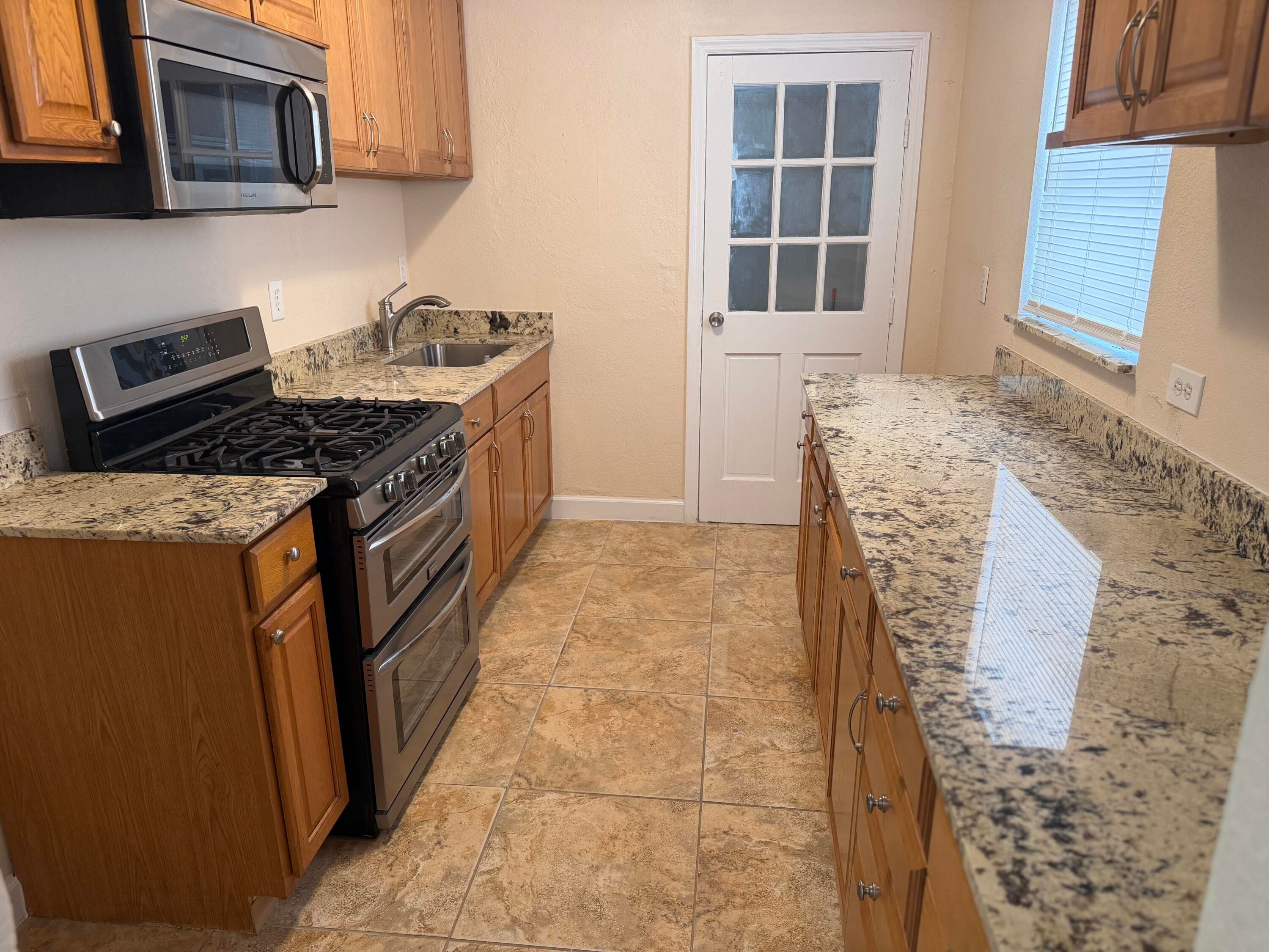 926 14th Street, West Palm Beach, FL 33401 — photo 4 of 19