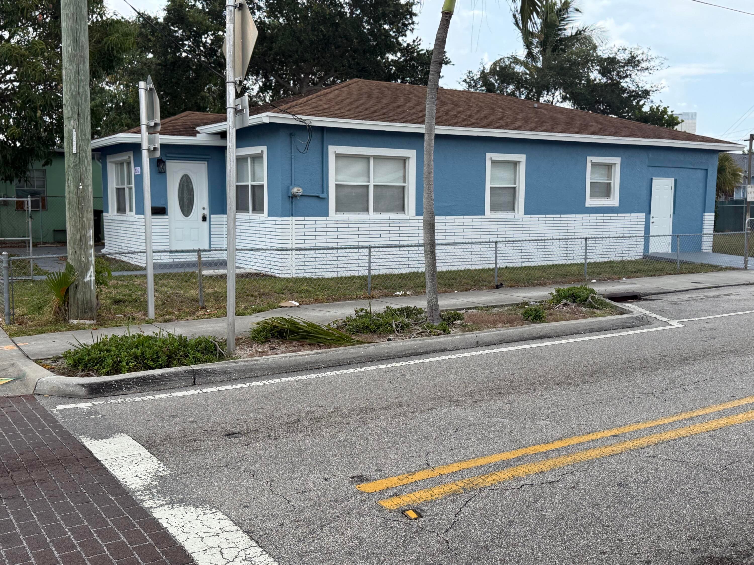 926 14th Street, West Palm Beach, FL 33401 — photo 2 of 19