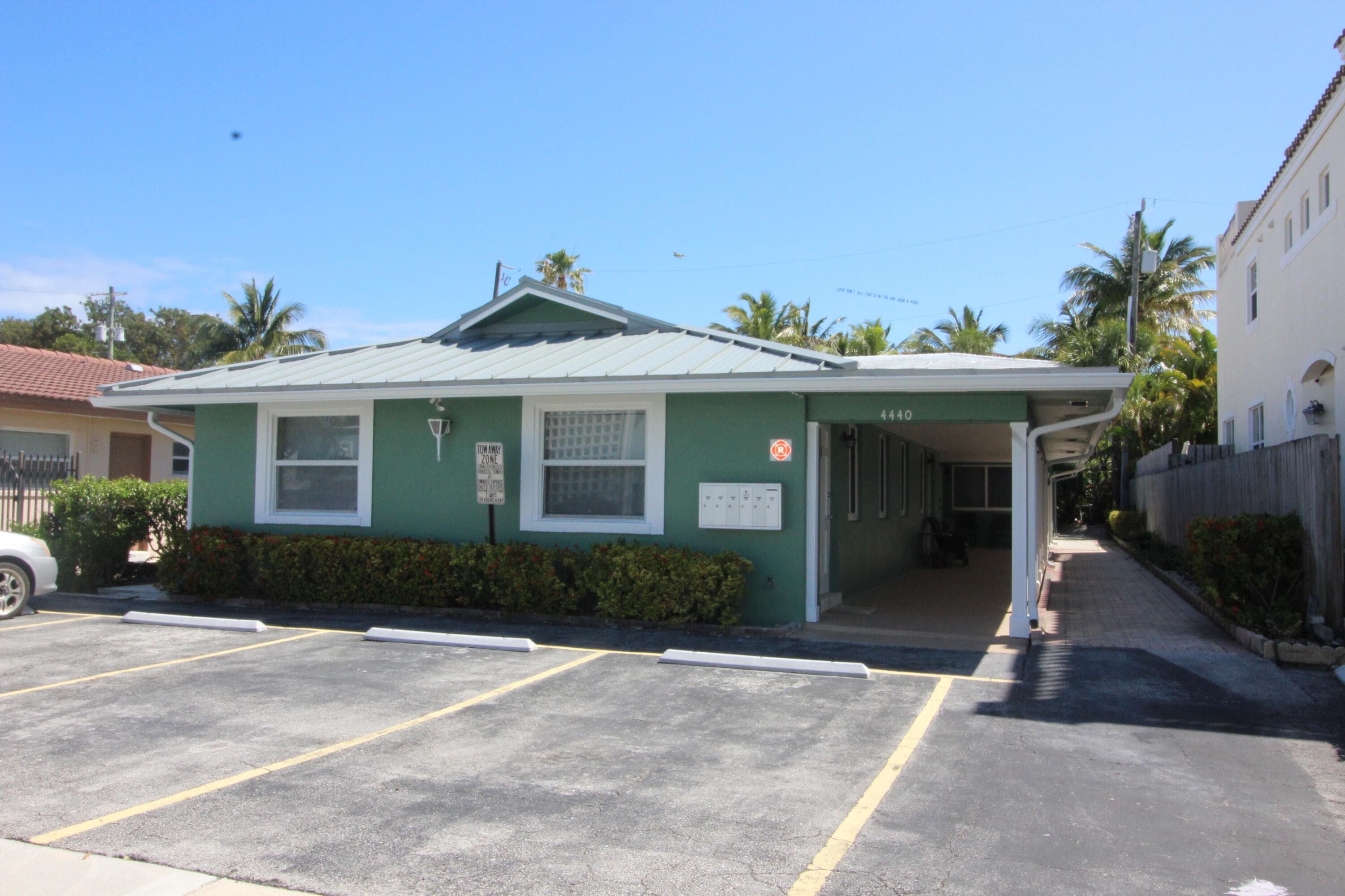 4440 Bougainvilla Drive 4b, Lauderdale-By-The-Sea, FL 33308 — photo 1 of 14