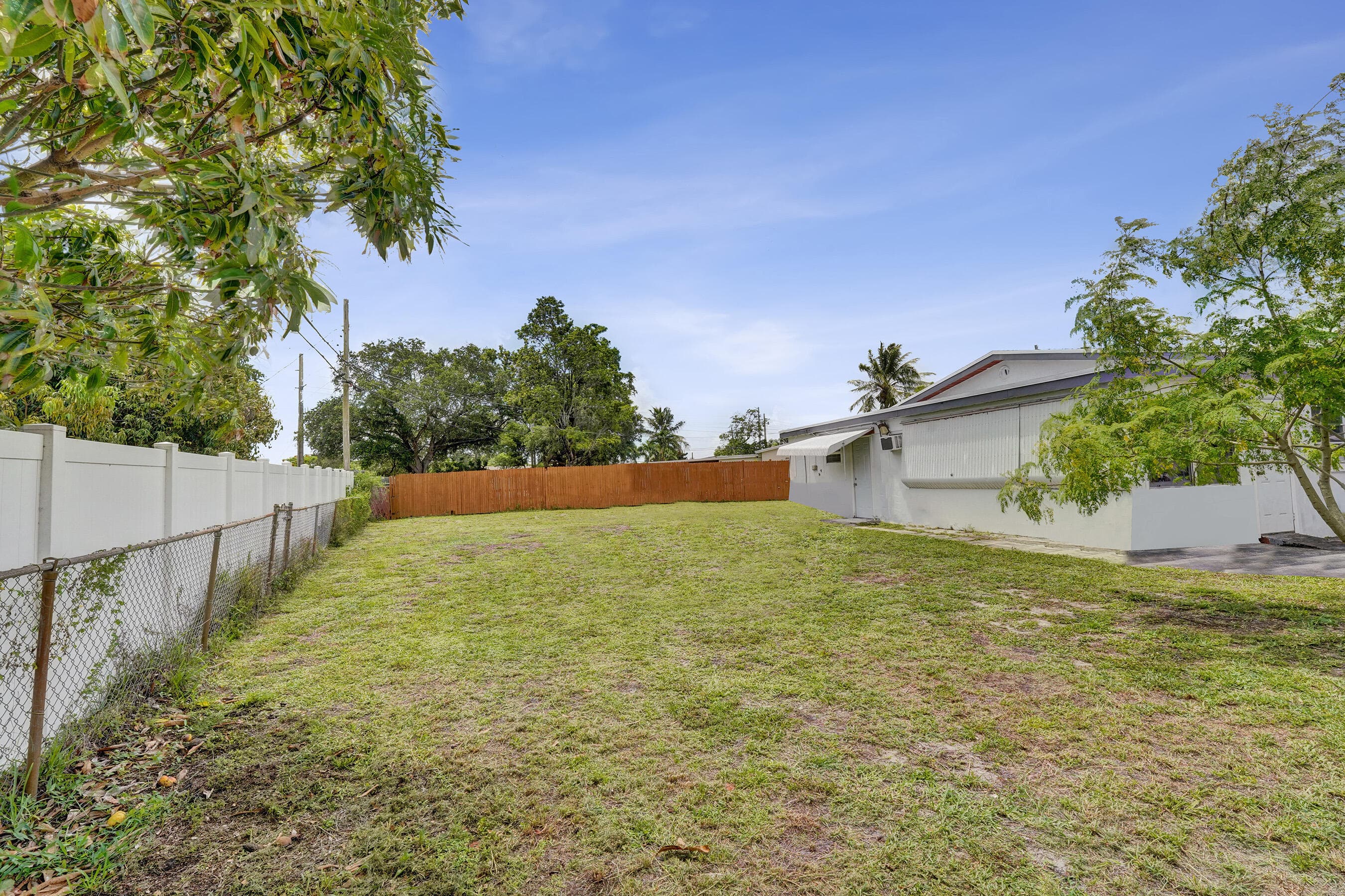 4111 SW 32nd Drive, West Park, FL 33023 — photo 38 of 40