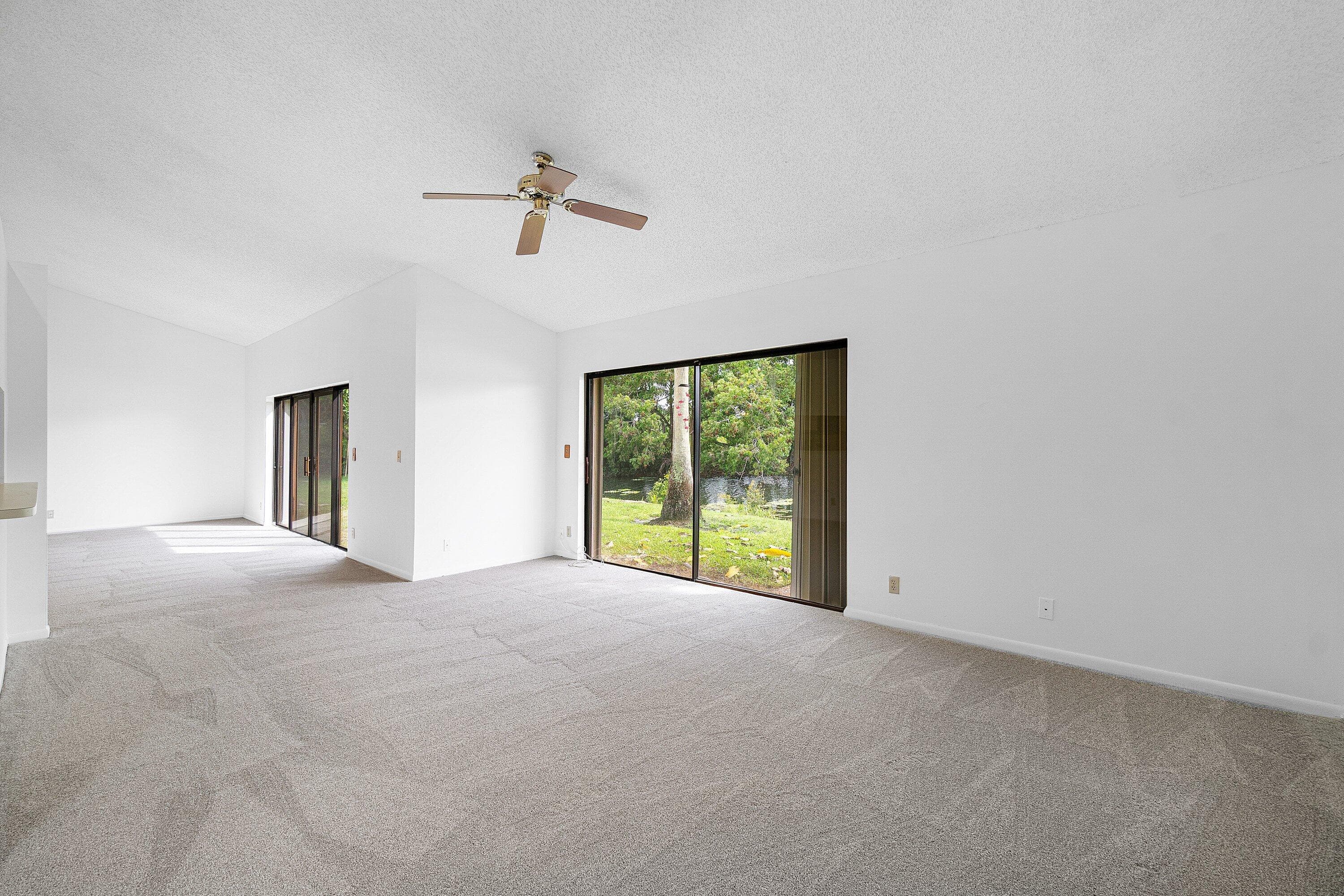 9297 Laurel Green Drive, Boynton Beach, FL 33437 — photo 12 of 40