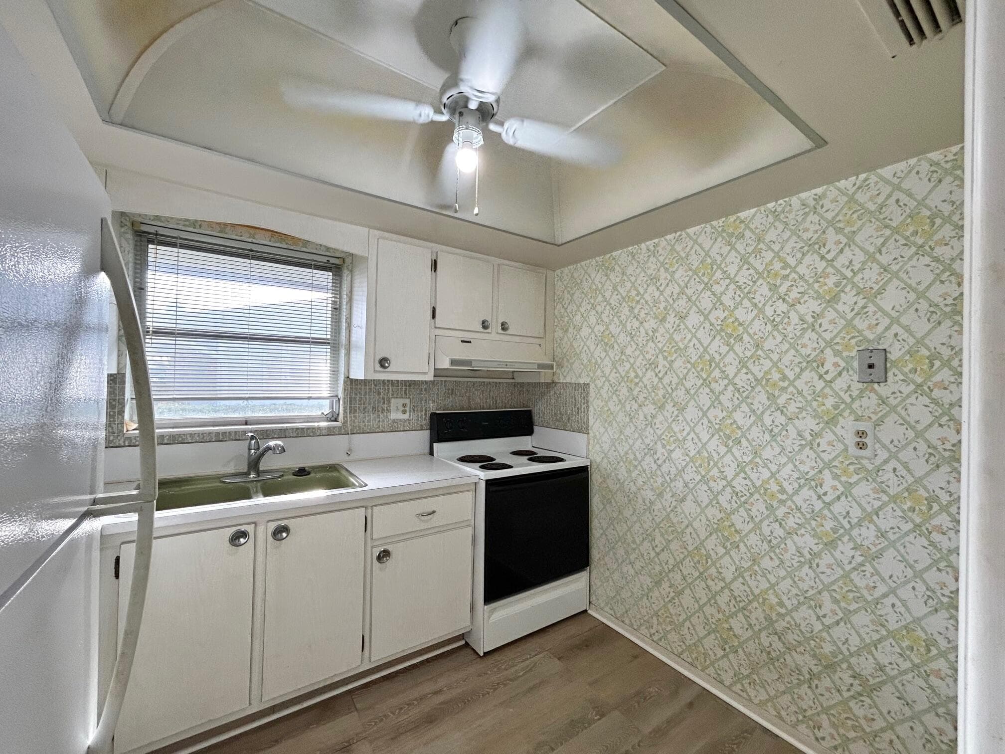 2805 Crosley Drive E G, West Palm Beach, FL 33415 — photo 3 of 37