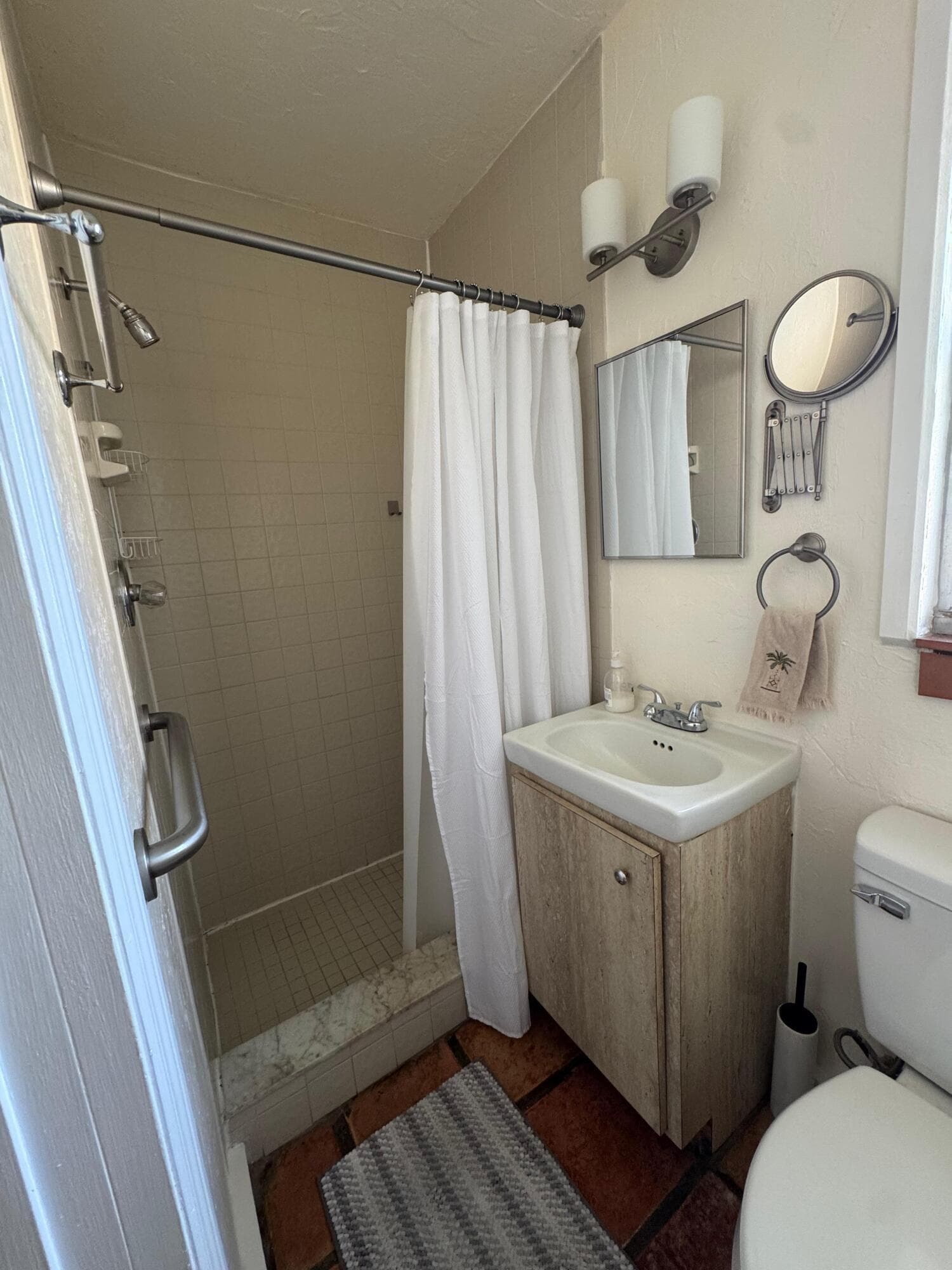 256 E 24th Street, Riviera Beach, FL 33404 — photo 9 of 23