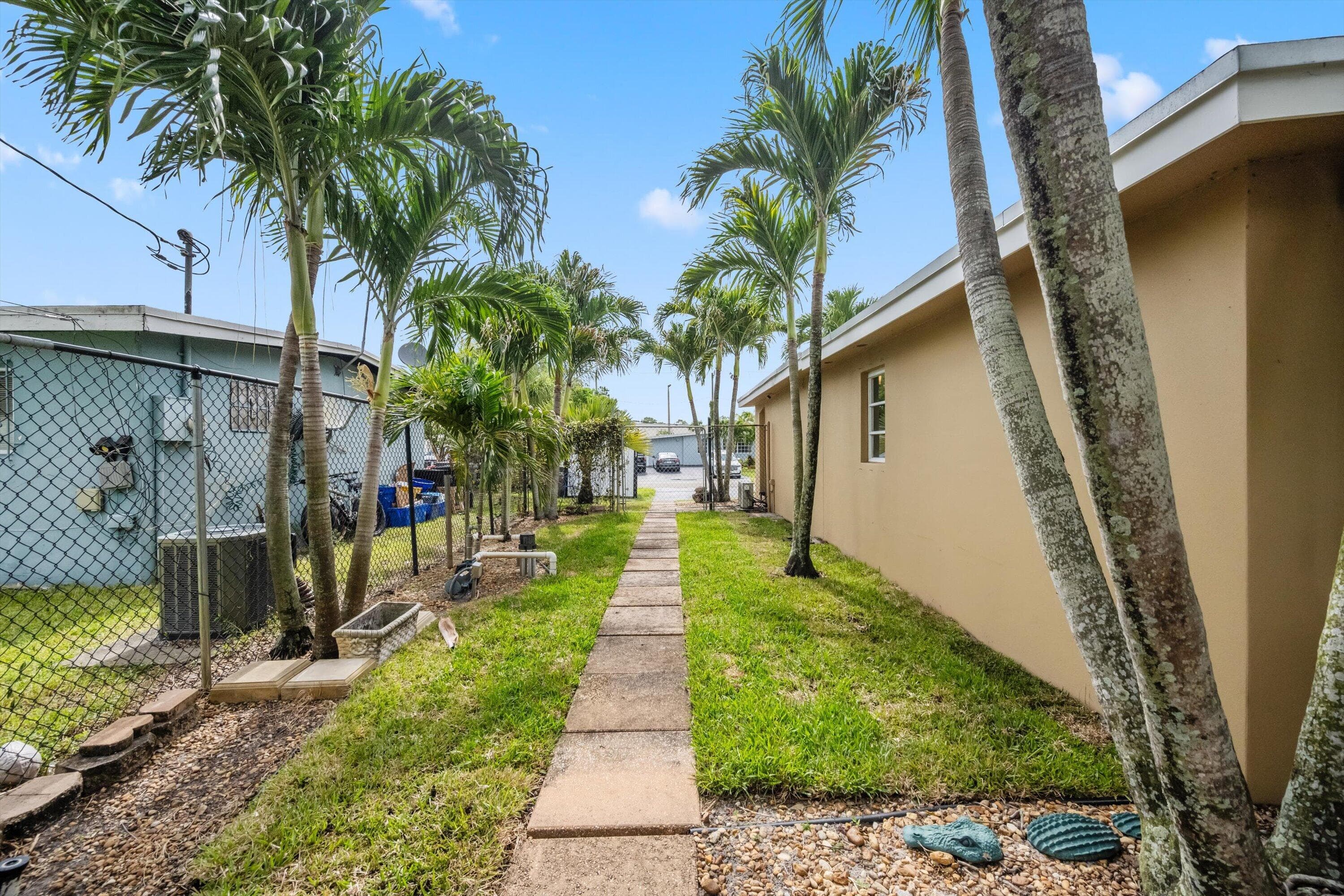2179 Pepper Road, West Palm Beach, FL 33415 — photo 20 of 28