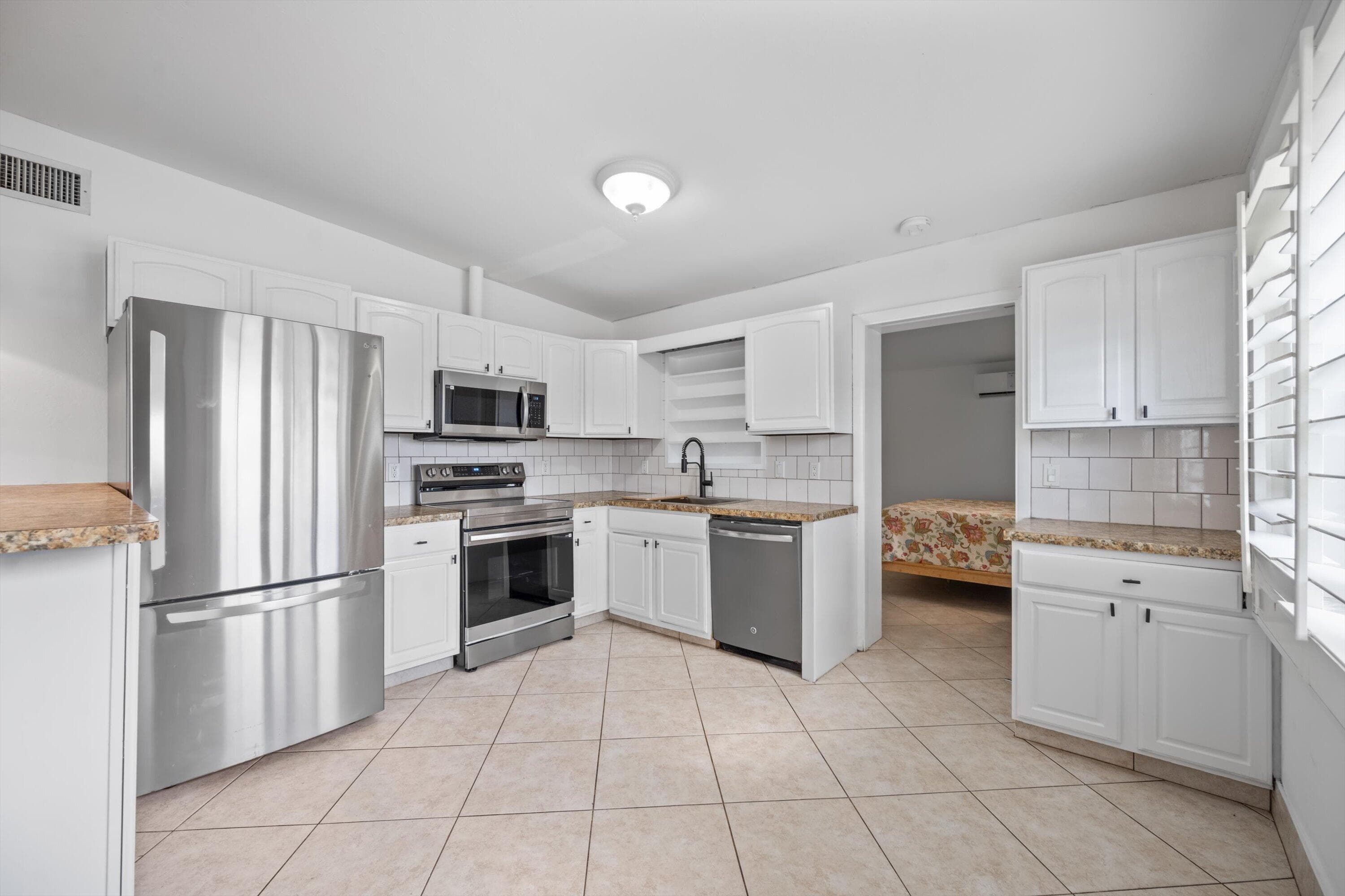 2179 Pepper Road, West Palm Beach, FL 33415 — photo 3 of 28