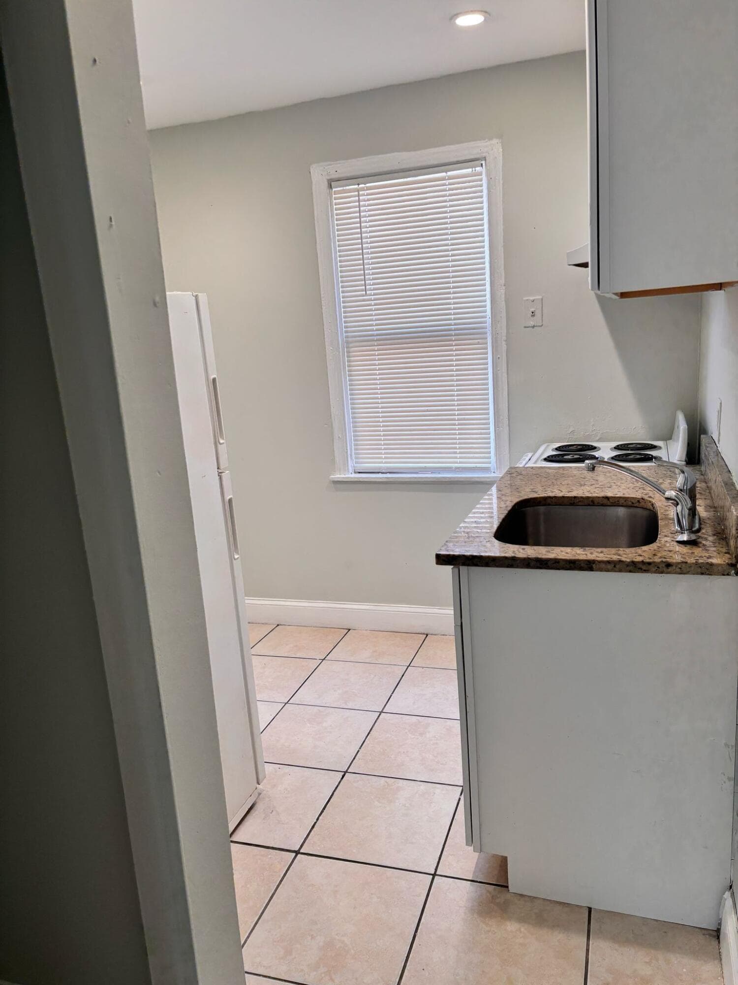 817 7th Street, West Palm Beach, FL 33401 — photo 3 of 8