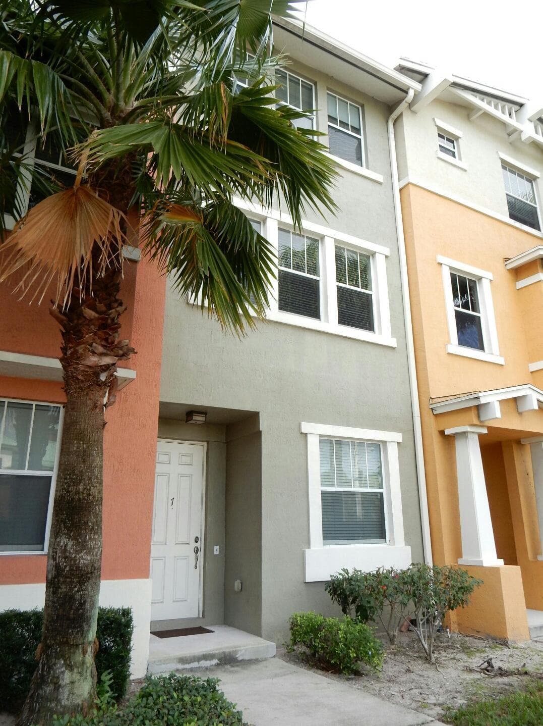 660 Amador Lane 7, West Palm Beach, FL 33401 — photo 3 of 25
