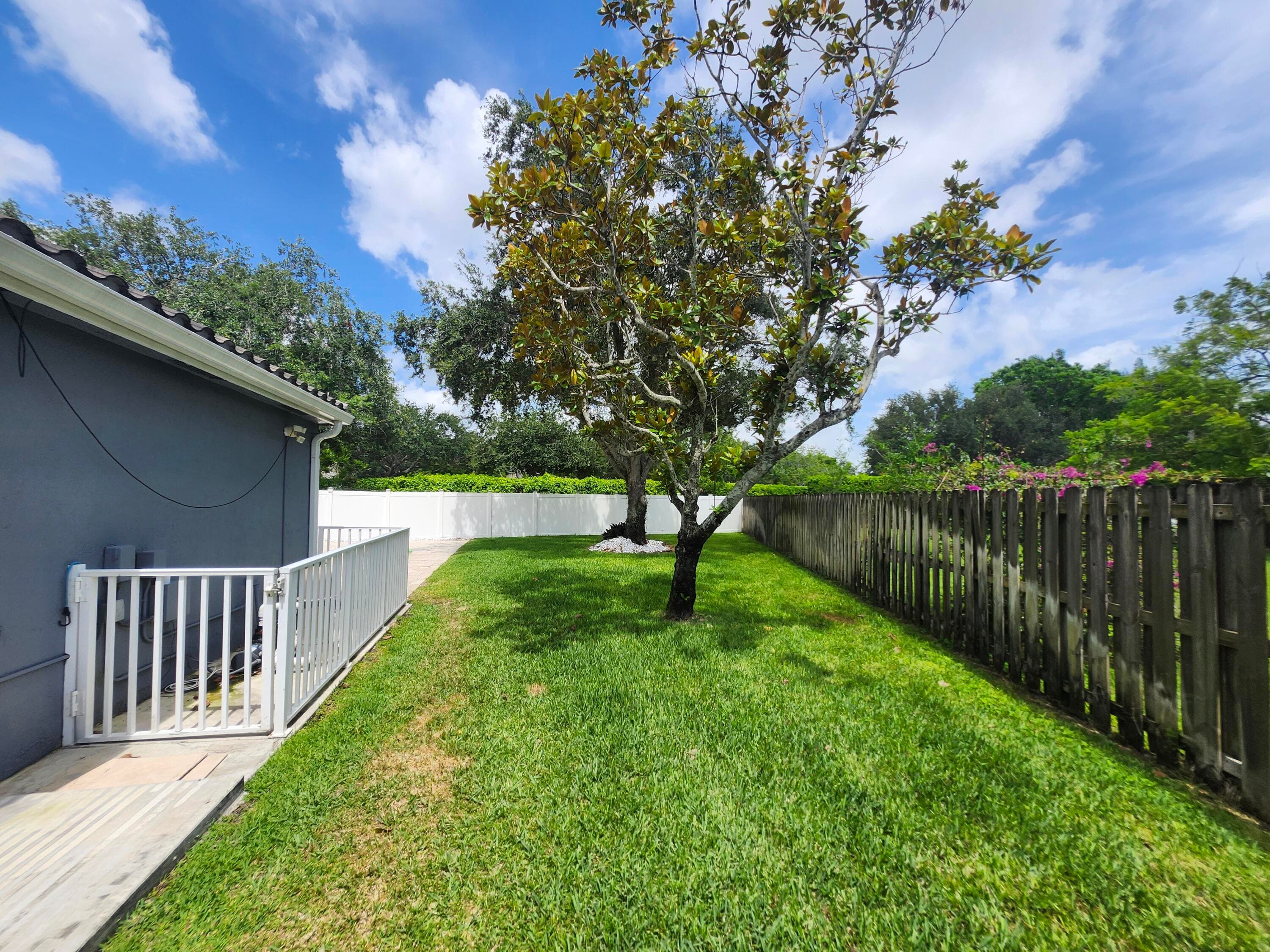 1582 NW 135th Avenue, Pembroke Pines, FL 33028 — photo 8 of 46