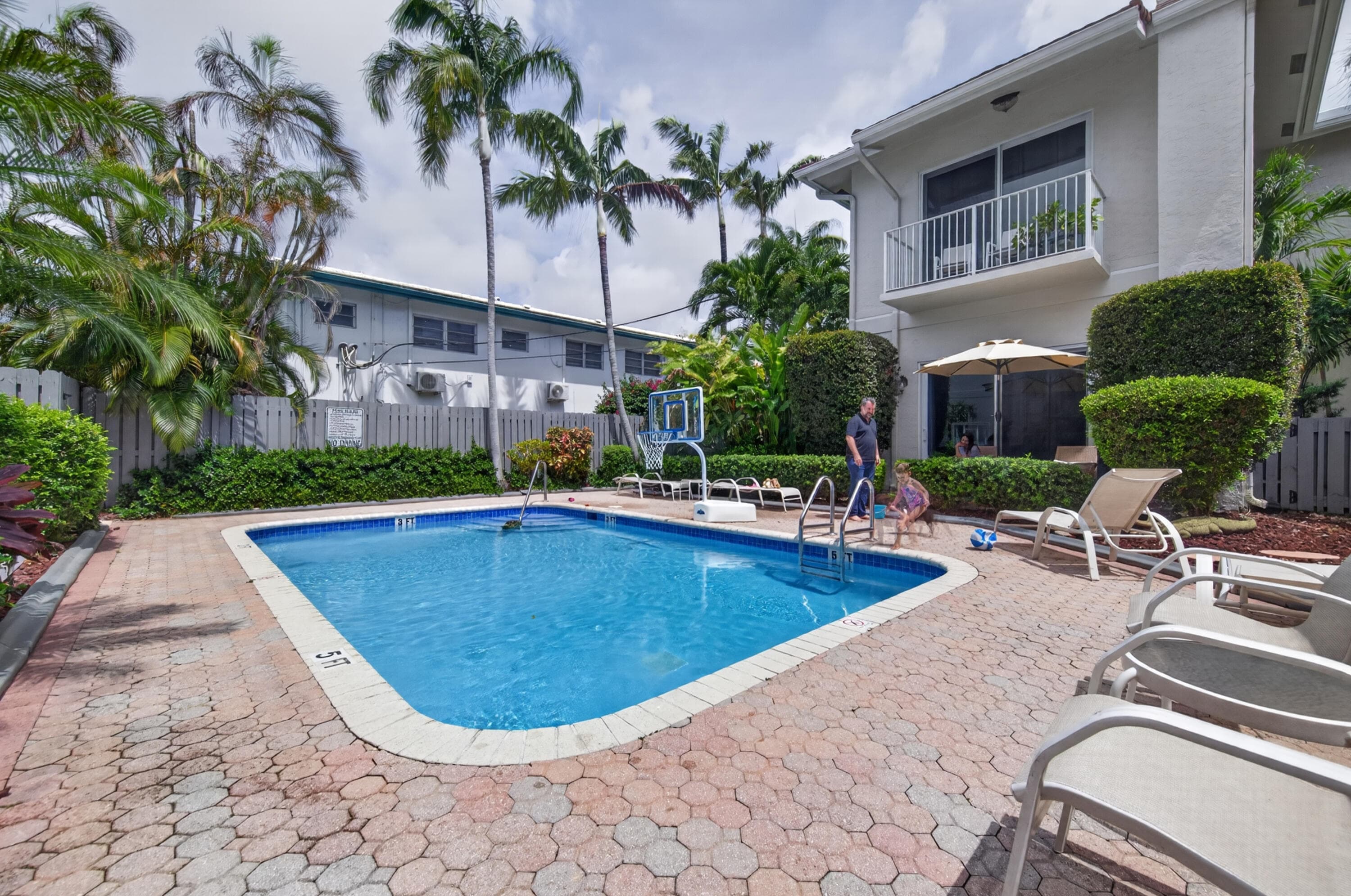 835 NE 17th Way, Fort Lauderdale, FL 33304 — photo 31 of 37
