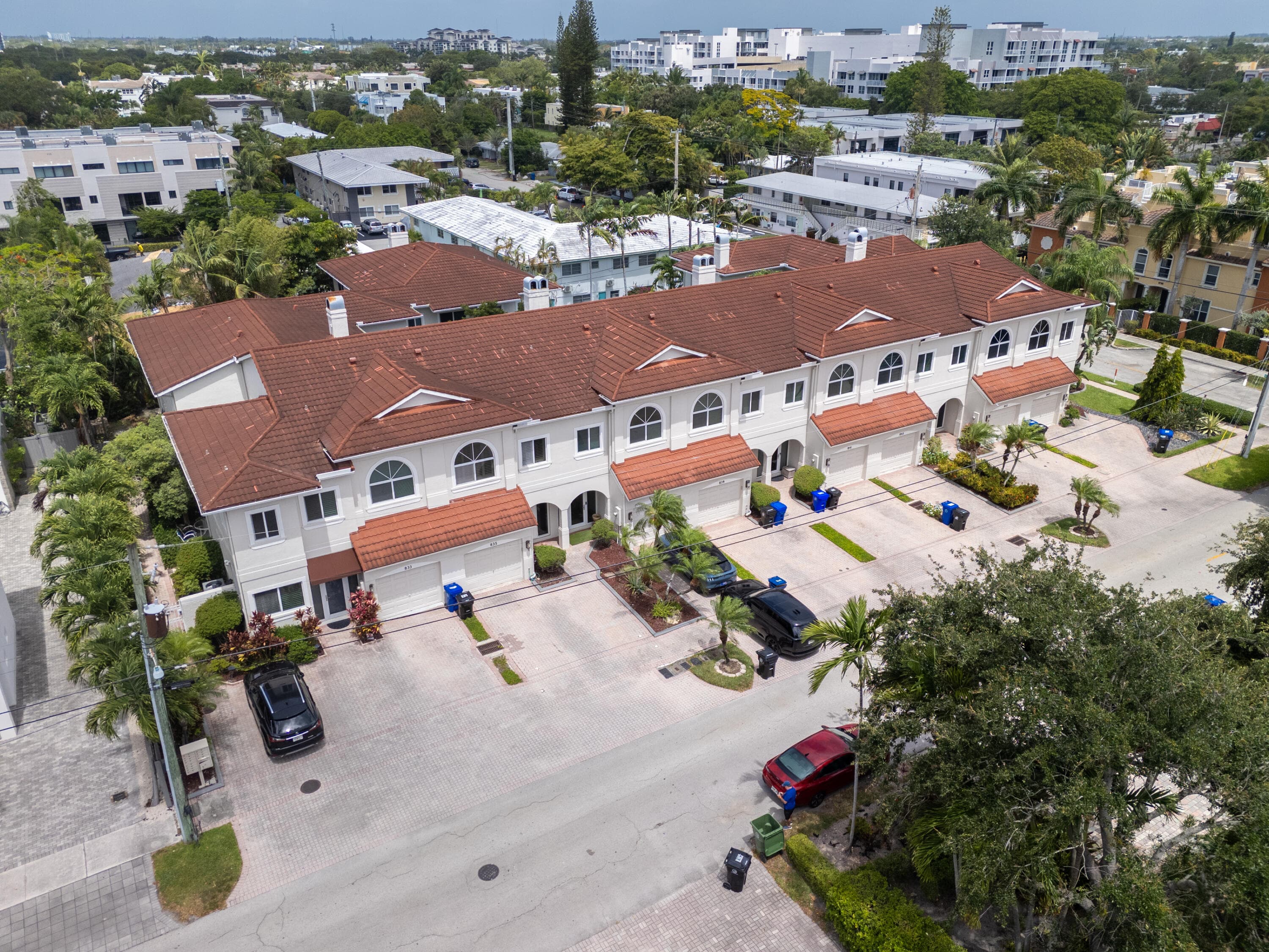 835 NE 17th Way, Fort Lauderdale, FL 33304 — photo 33 of 37