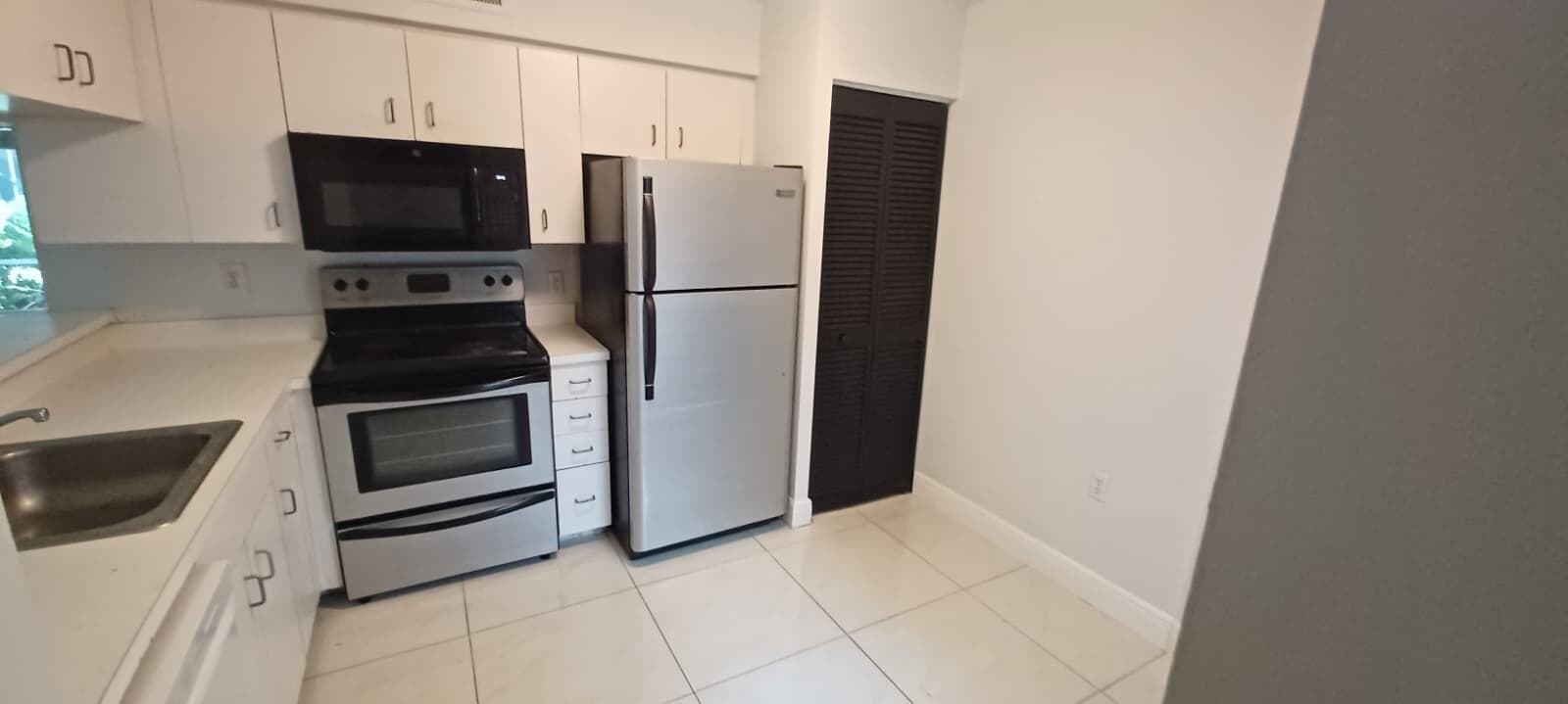 19111 Glenmoor Drive, West Palm Beach, FL 33409 — photo 1 of 29