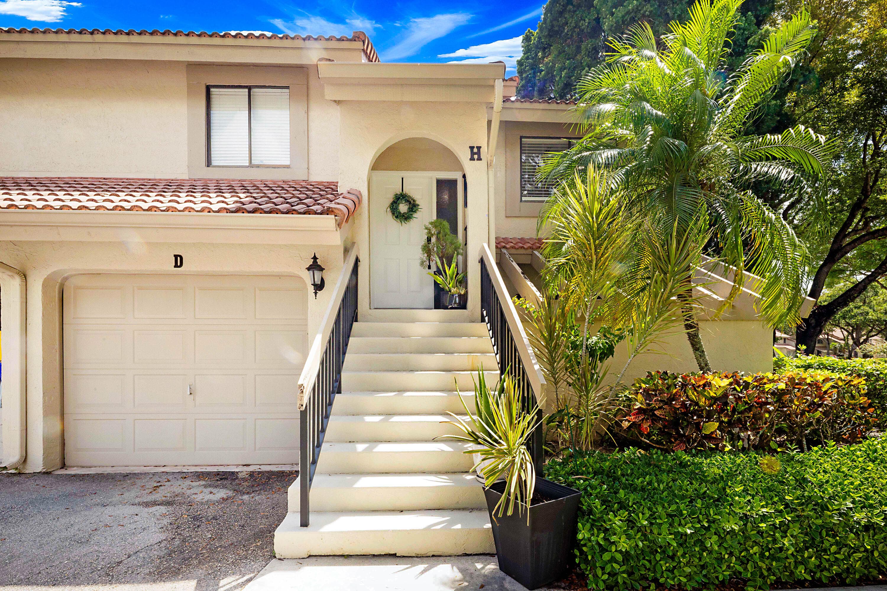 5590 Coach House Circle H, Boca Raton, FL 33486 — photo 2 of 38