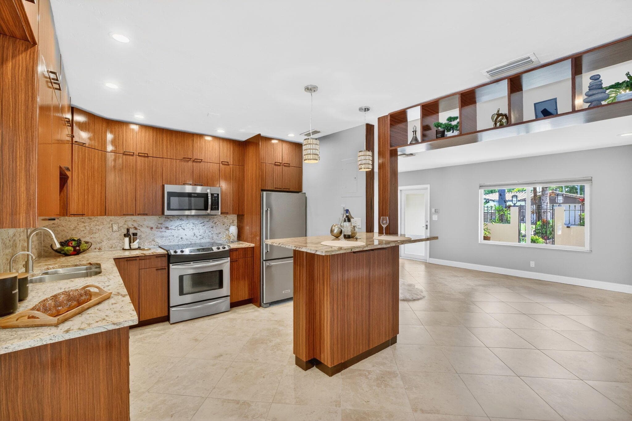 1426 NE 17th Avenue, Fort Lauderdale, FL 33304 — photo 3 of 66