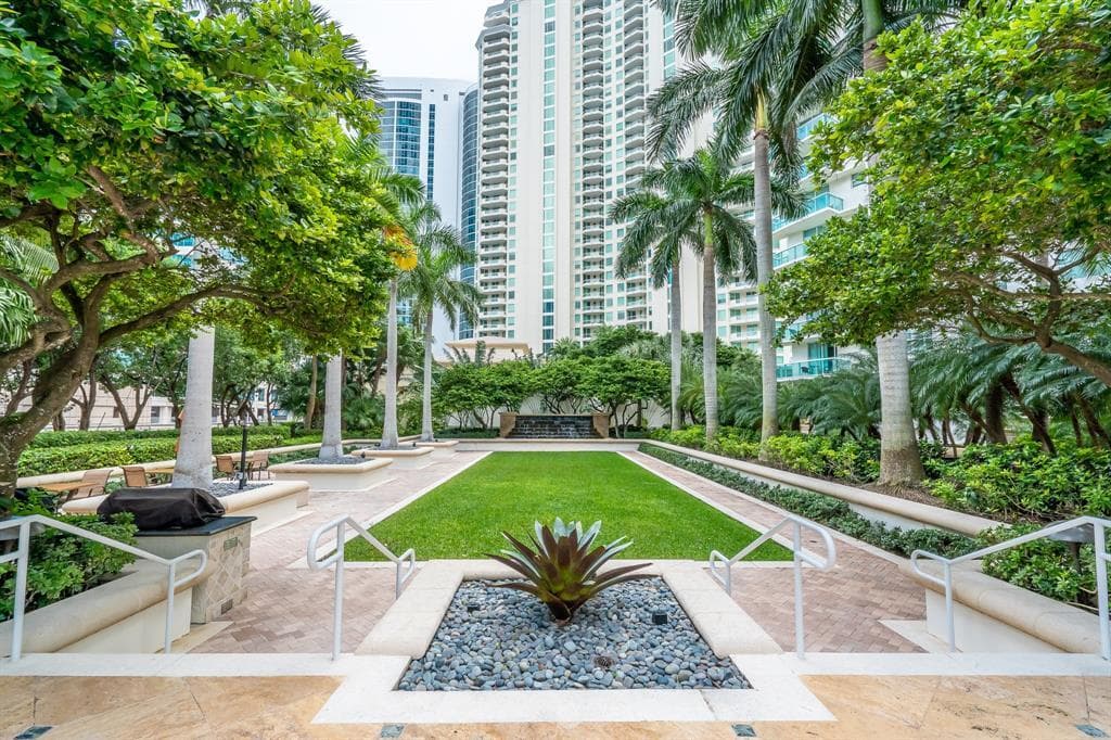 347 N New River Drive E 2707, Fort Lauderdale, FL 33301 — photo 34 of 47