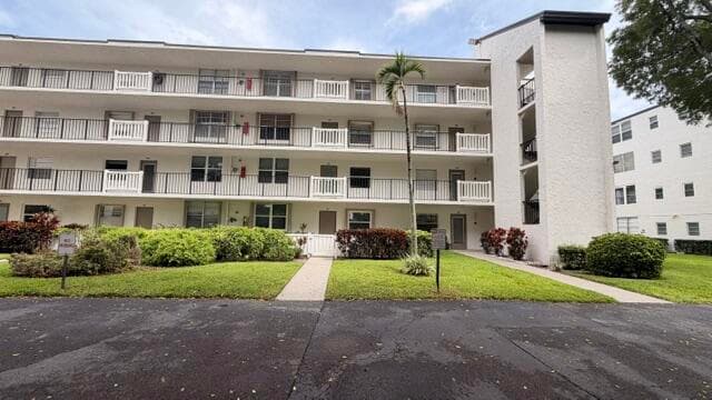 24 Abbey Lane 107, Delray Beach, FL 33446 — photo 1 of 33