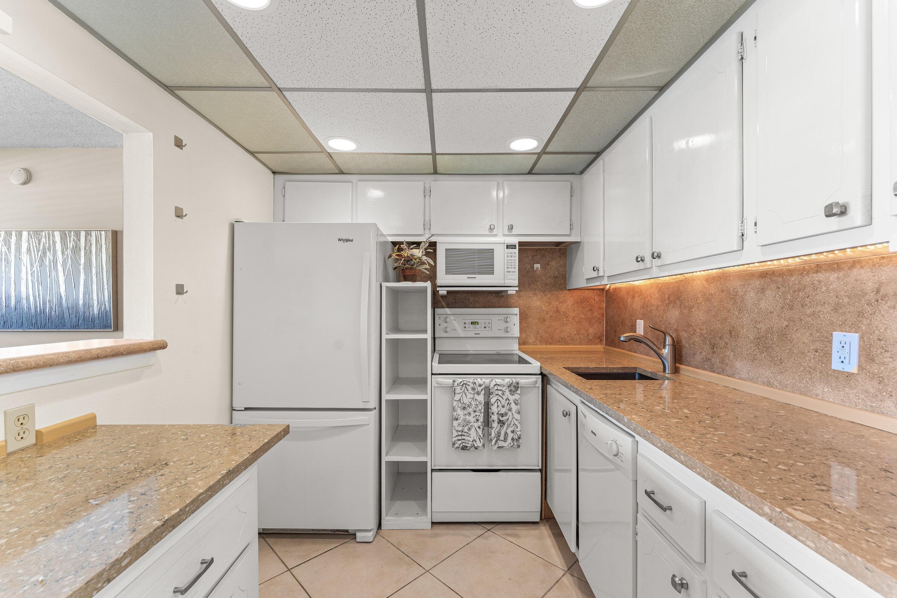 1017 Harwood C, Deerfield Beach, FL 33442 — photo 5 of 19
