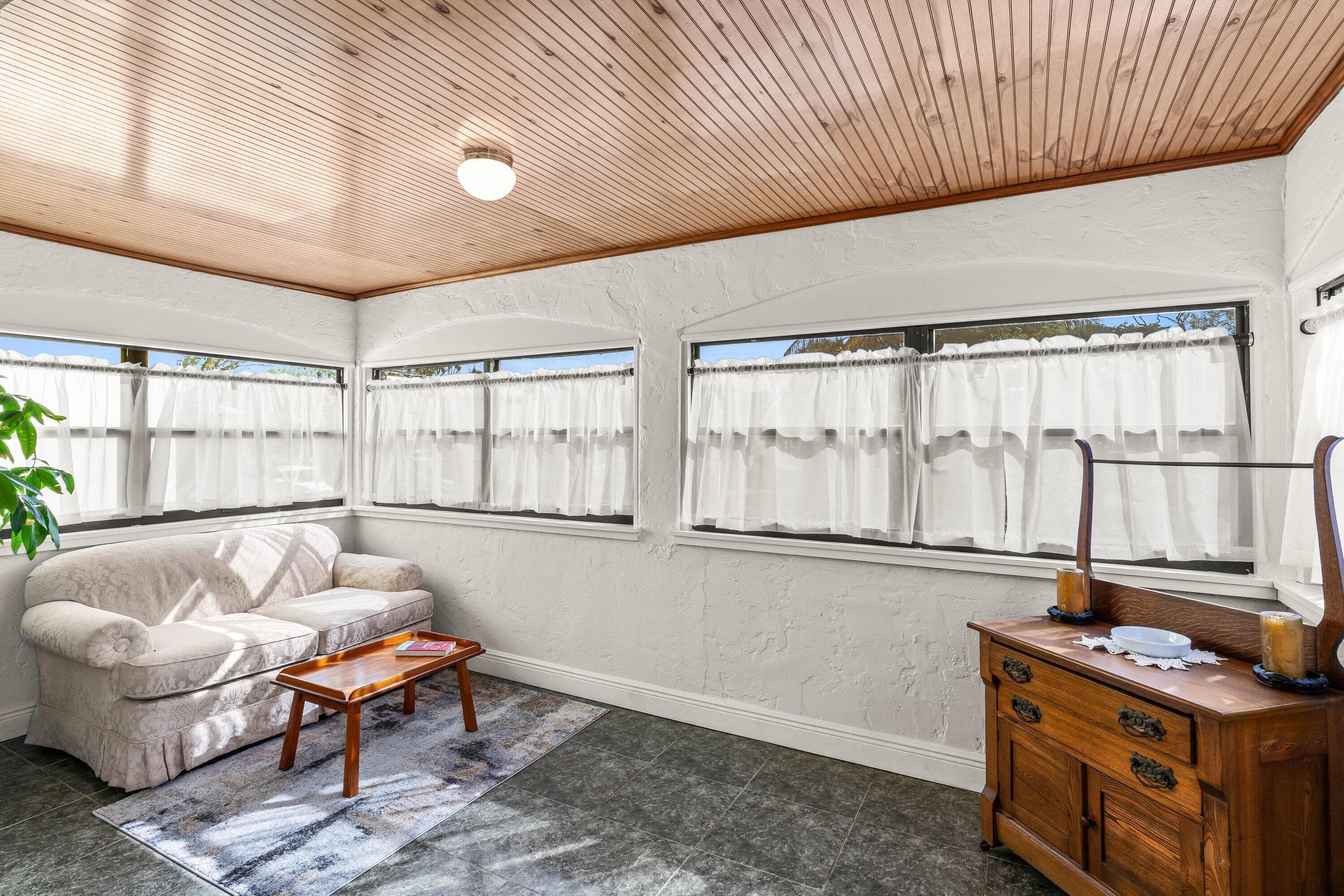 921 S M Street, Lake Worth Beach, FL 33460 — photo 4 of 63