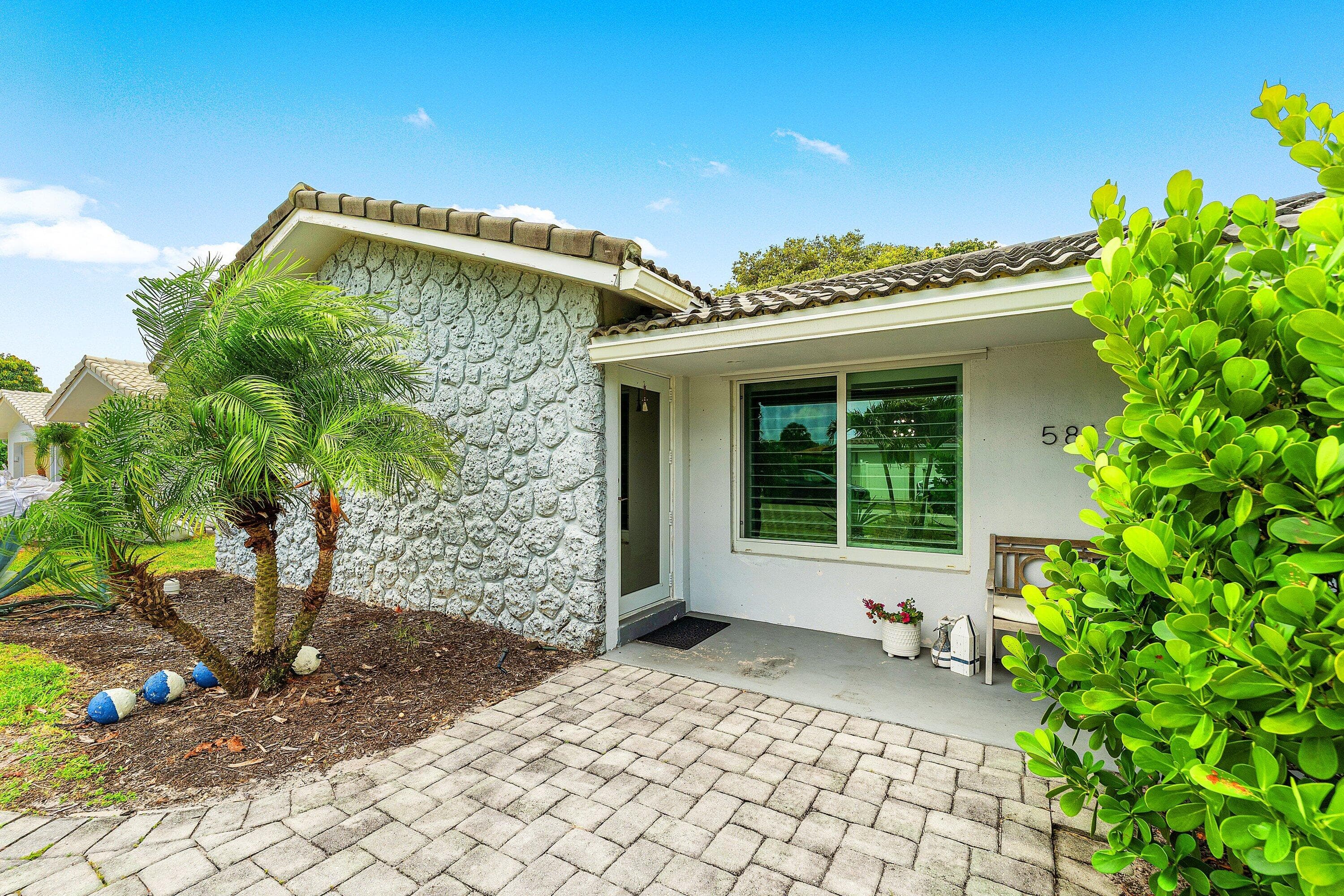 581 NW 13th Drive, Boca Raton, FL 33486 — photo 5 of 39