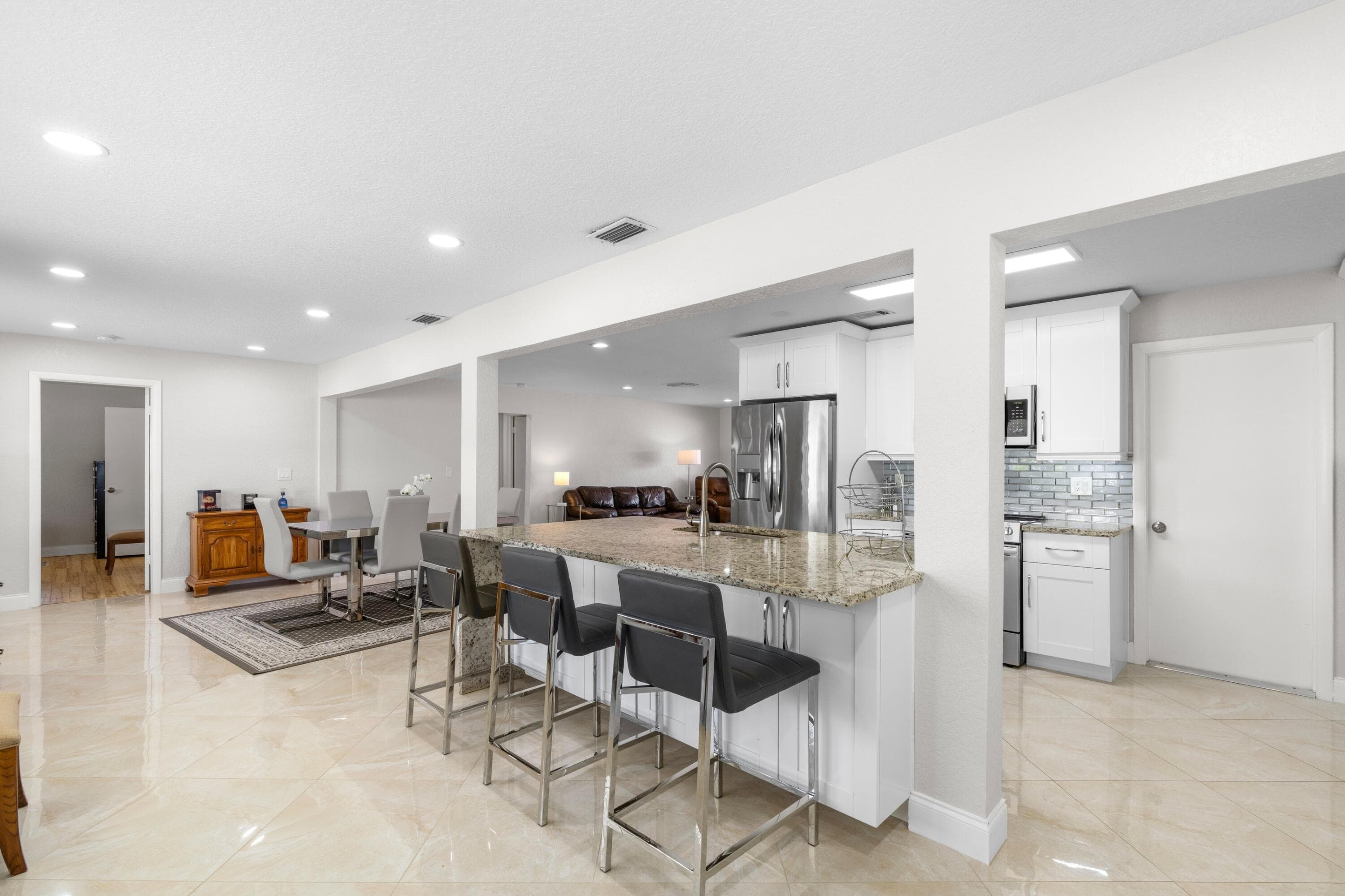 1701 SW 8th Avenue, Boynton Beach, FL 33426 — photo 5 of 44