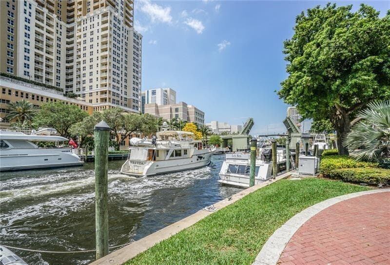 347 N New River Dr Drive E 1202, Fort Lauderdale, FL 33301 — photo 2 of 32