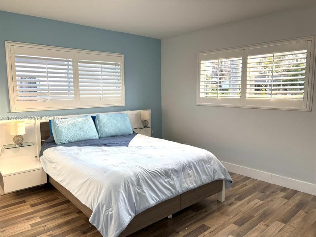 4580 NE 3rd Avenue, Oakland Park, FL 33334 — photo 9 of 16