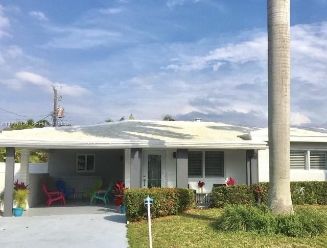 4580 NE 3rd Avenue, Oakland Park, FL 33334 — photo 1 of 16