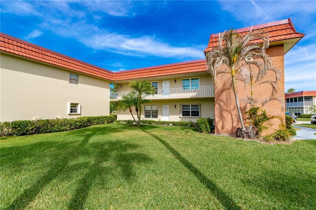 6 Vista Palm Lane 202, Vero Beach, FL 32962 — photo 24 of 35