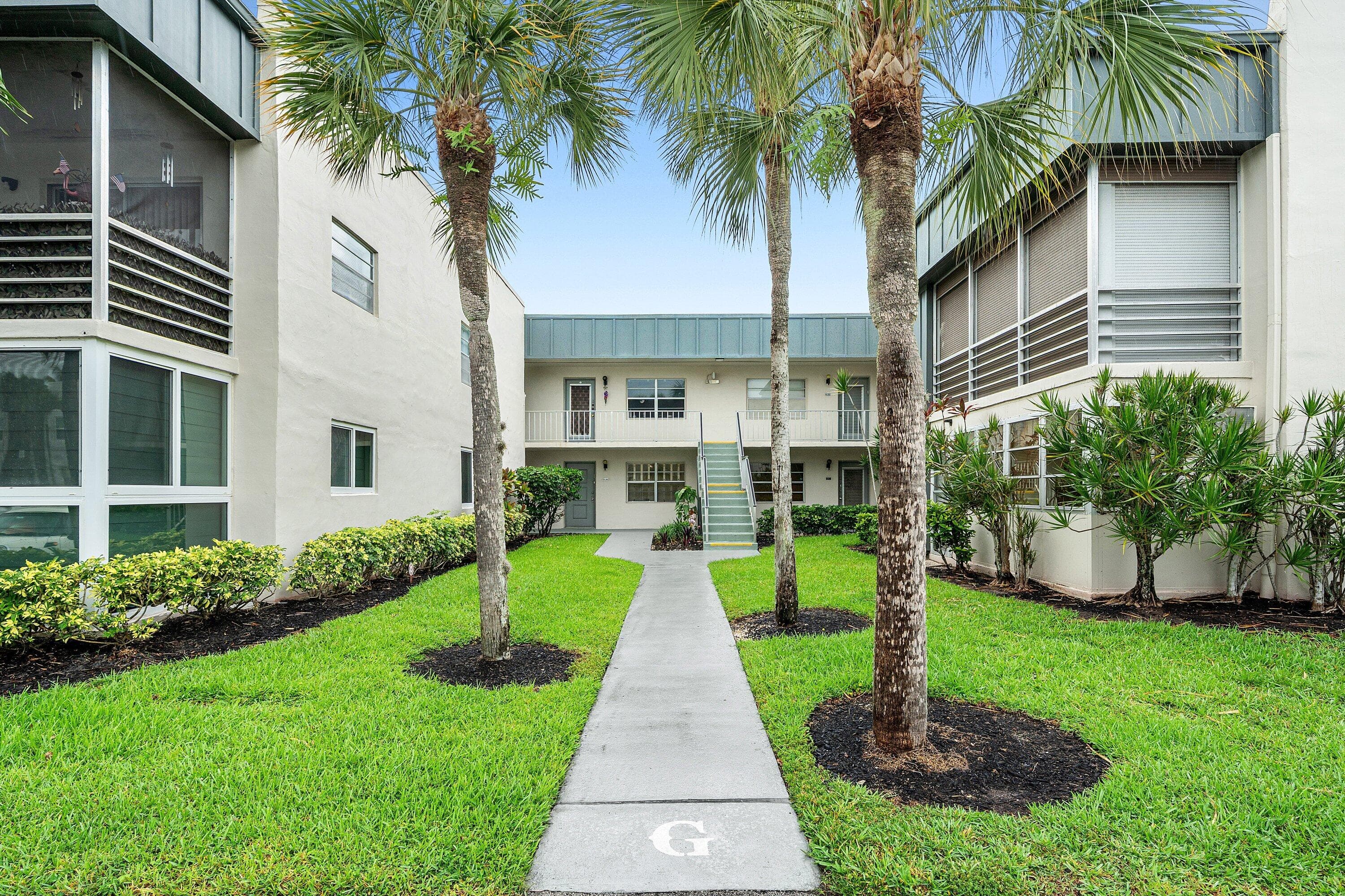 334 Burgundy G, Delray Beach, FL 33484 — photo 1 of 29