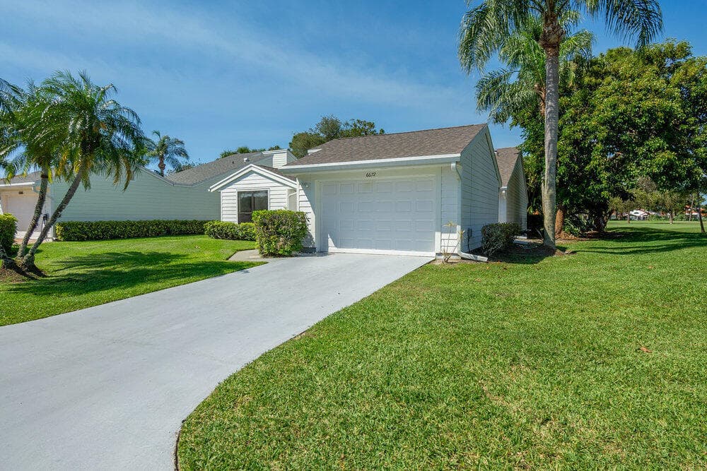 6672 S Pine Court, Palm Beach Gardens, FL 33418 — photo 2 of 31