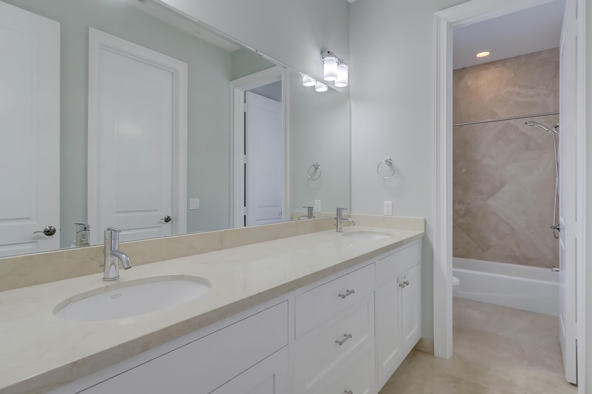 425 NE 11th Avenue, Fort Lauderdale, FL 33301 — photo 43 of 63