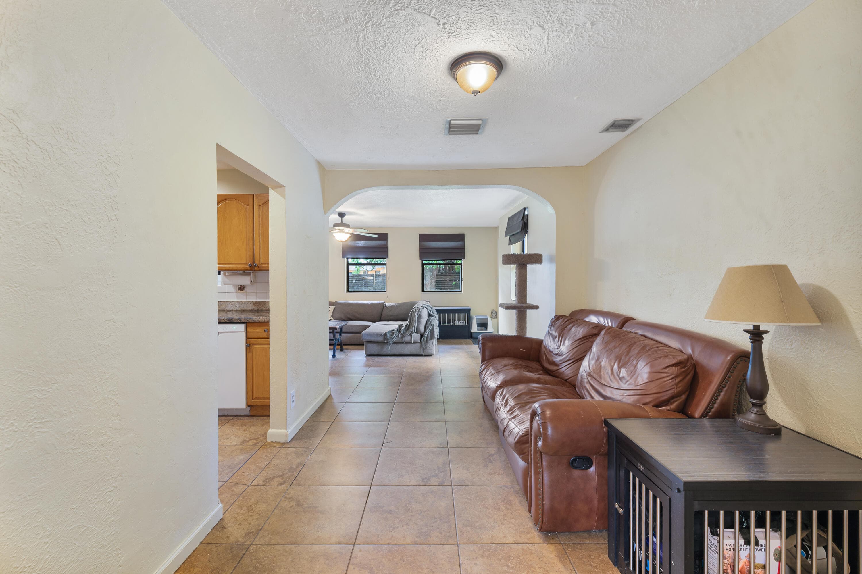 713 NE 35th Street, Oakland Park, FL 33334 — photo 8 of 23