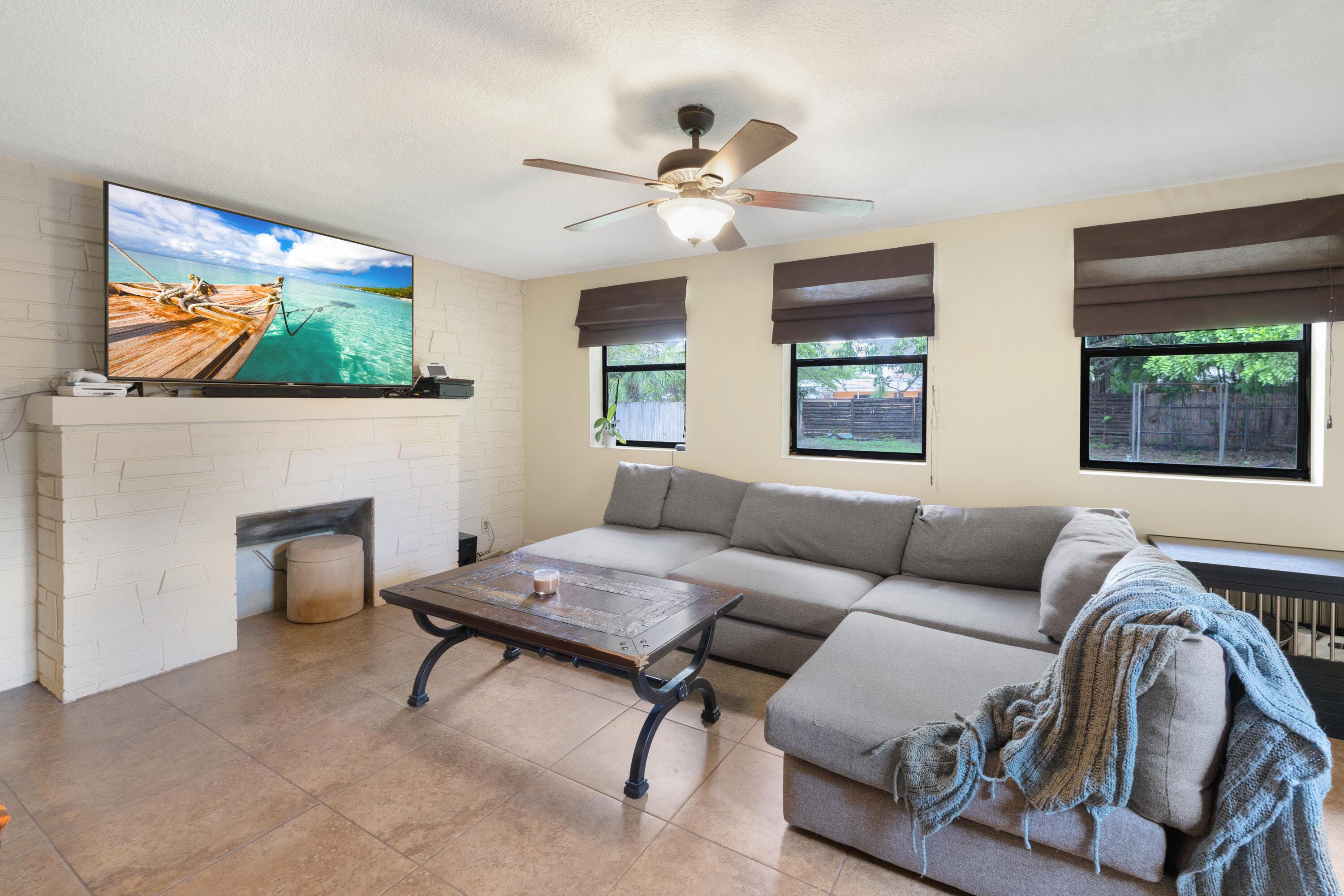 713 NE 35th Street, Oakland Park, FL 33334 — photo 11 of 23