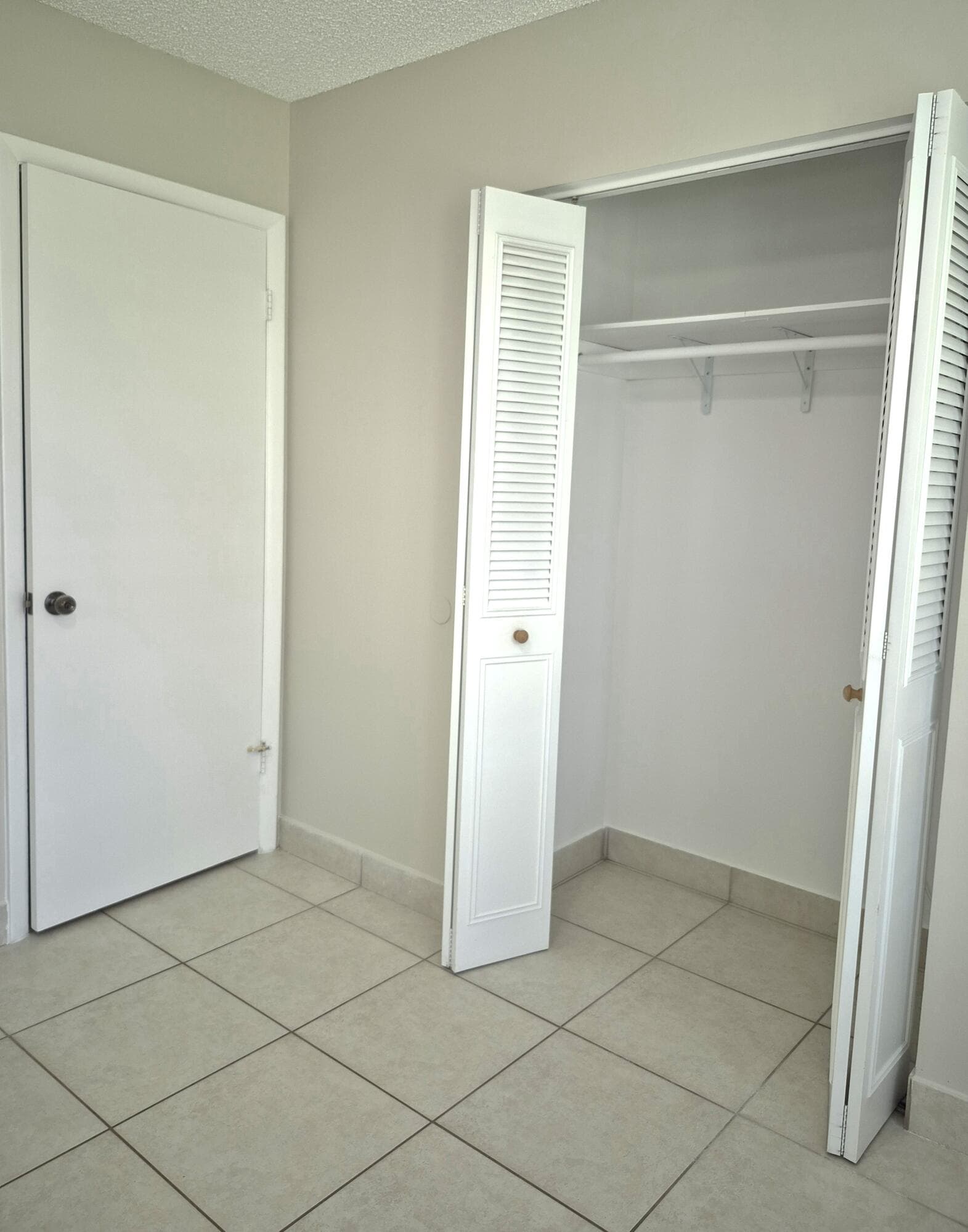5510 S Lakewood Cir Circle S C, Margate, FL 33063 — photo 10 of 33