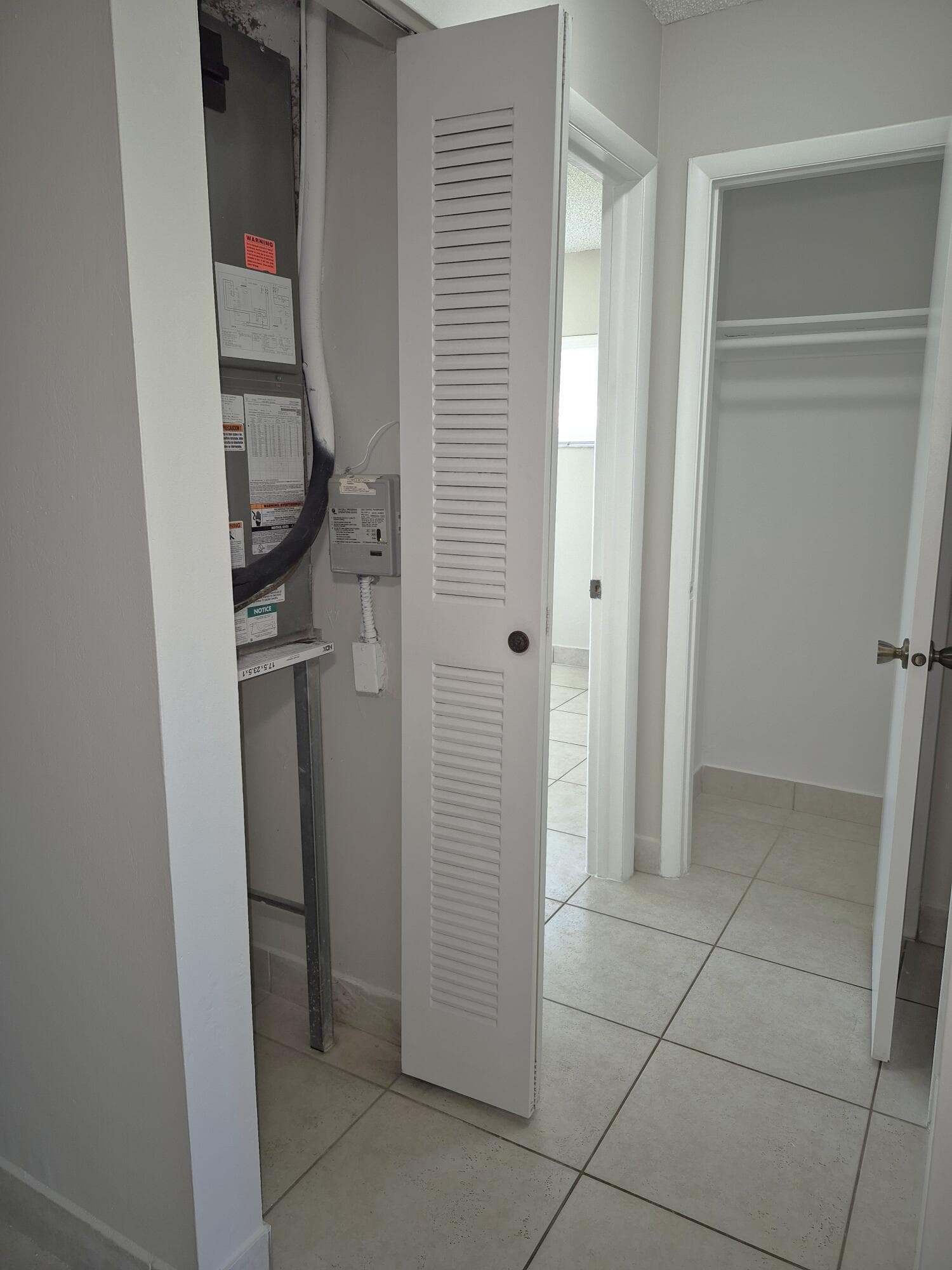 5510 S Lakewood Cir Circle S C, Margate, FL 33063 — photo 8 of 33