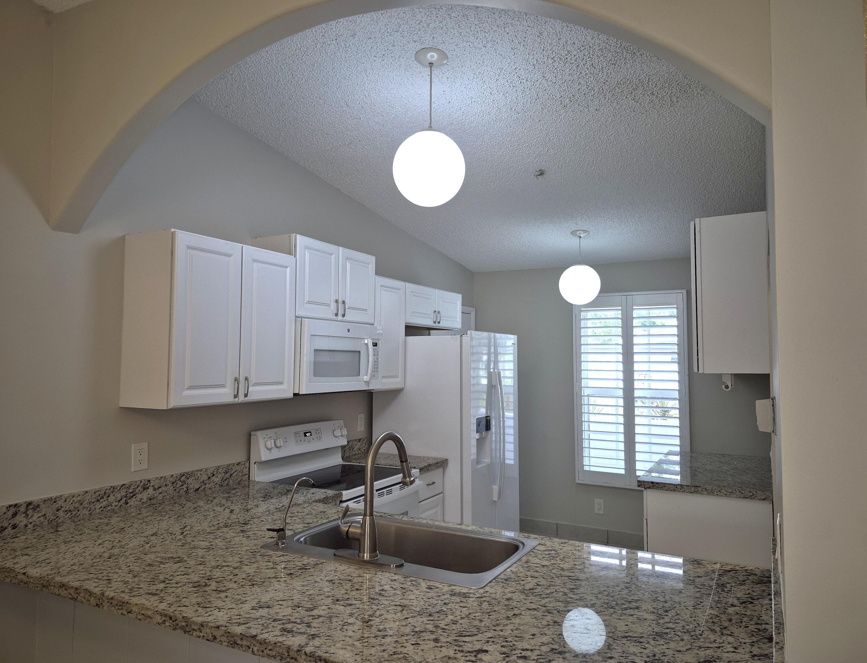 5510 S Lakewood Cir Circle S C, Margate, FL 33063 — photo 16 of 33
