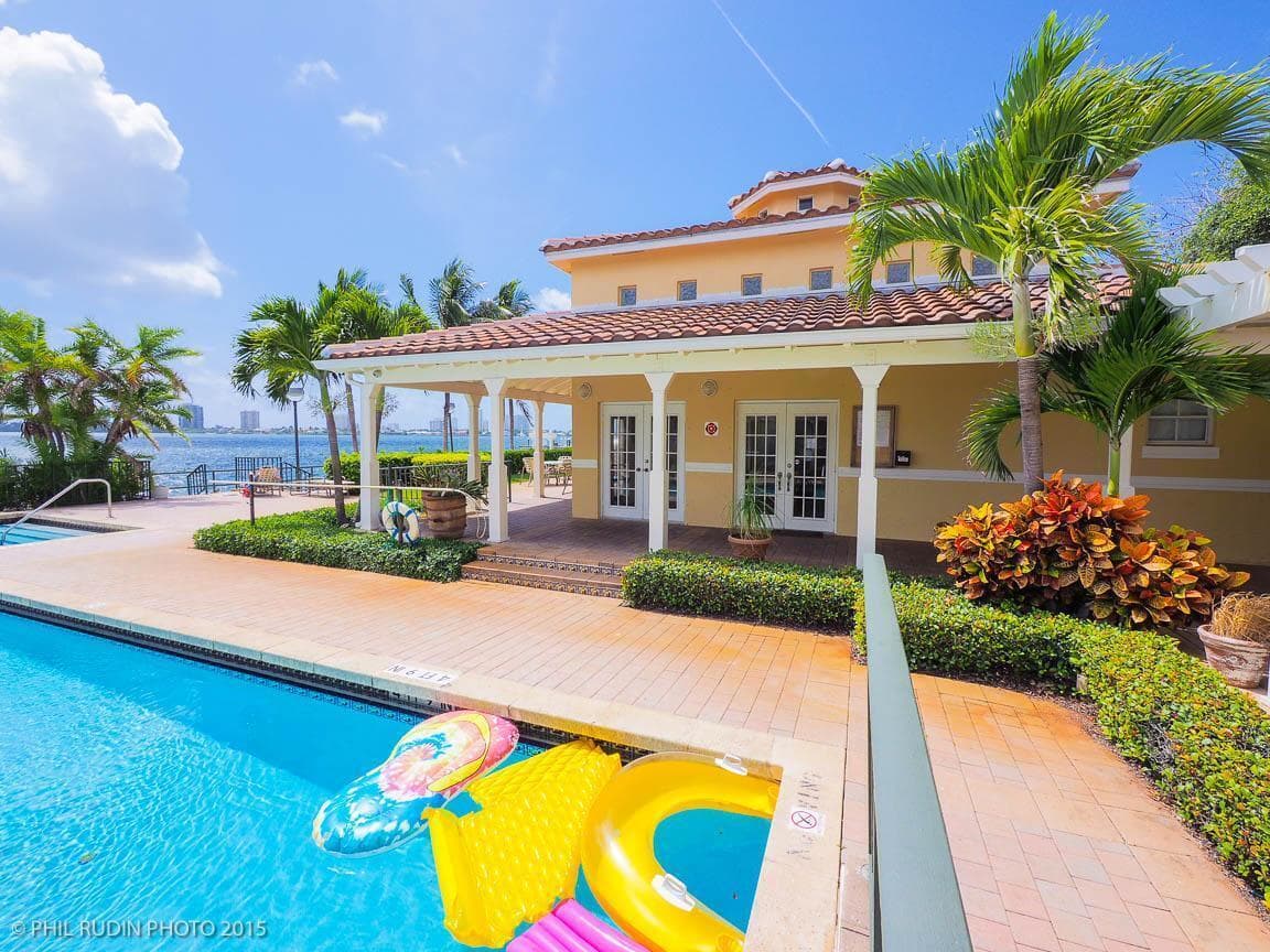 1040 Lake Shore Drive 104, Lake Park, FL 33403 — photo
