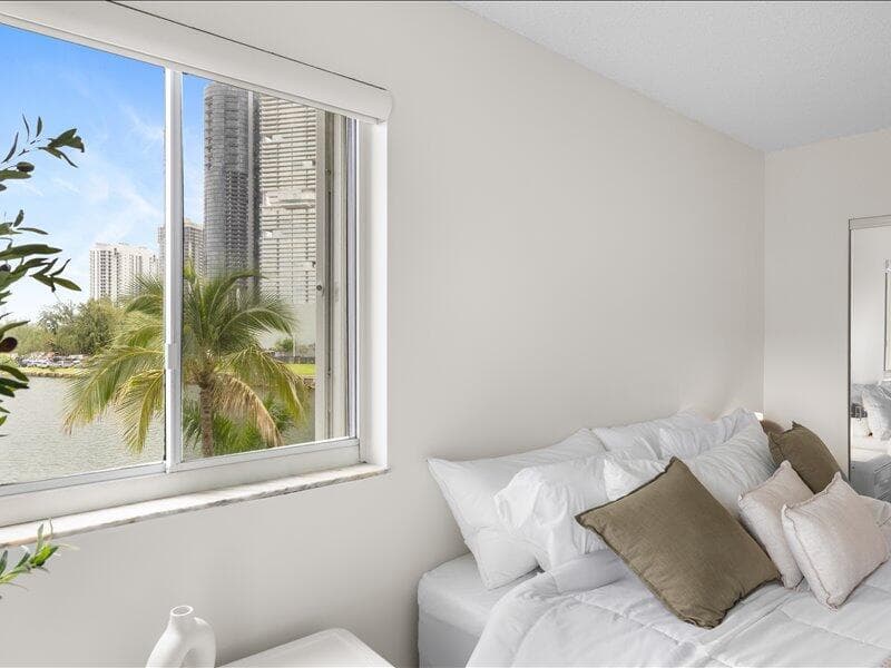 18260 N Bay Road 418, Sunny Isles Beach, FL 33160 — photo 18 of 44
